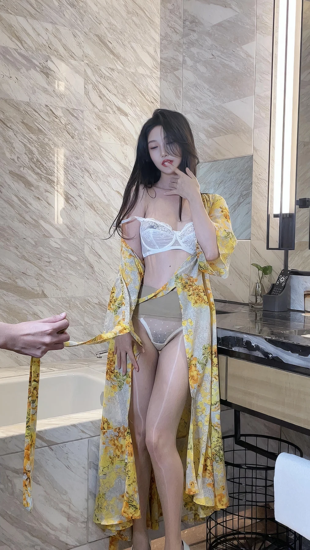 XiuRen 秀人 No.N156 利世黄色美裙诱惑肉丝 - 5