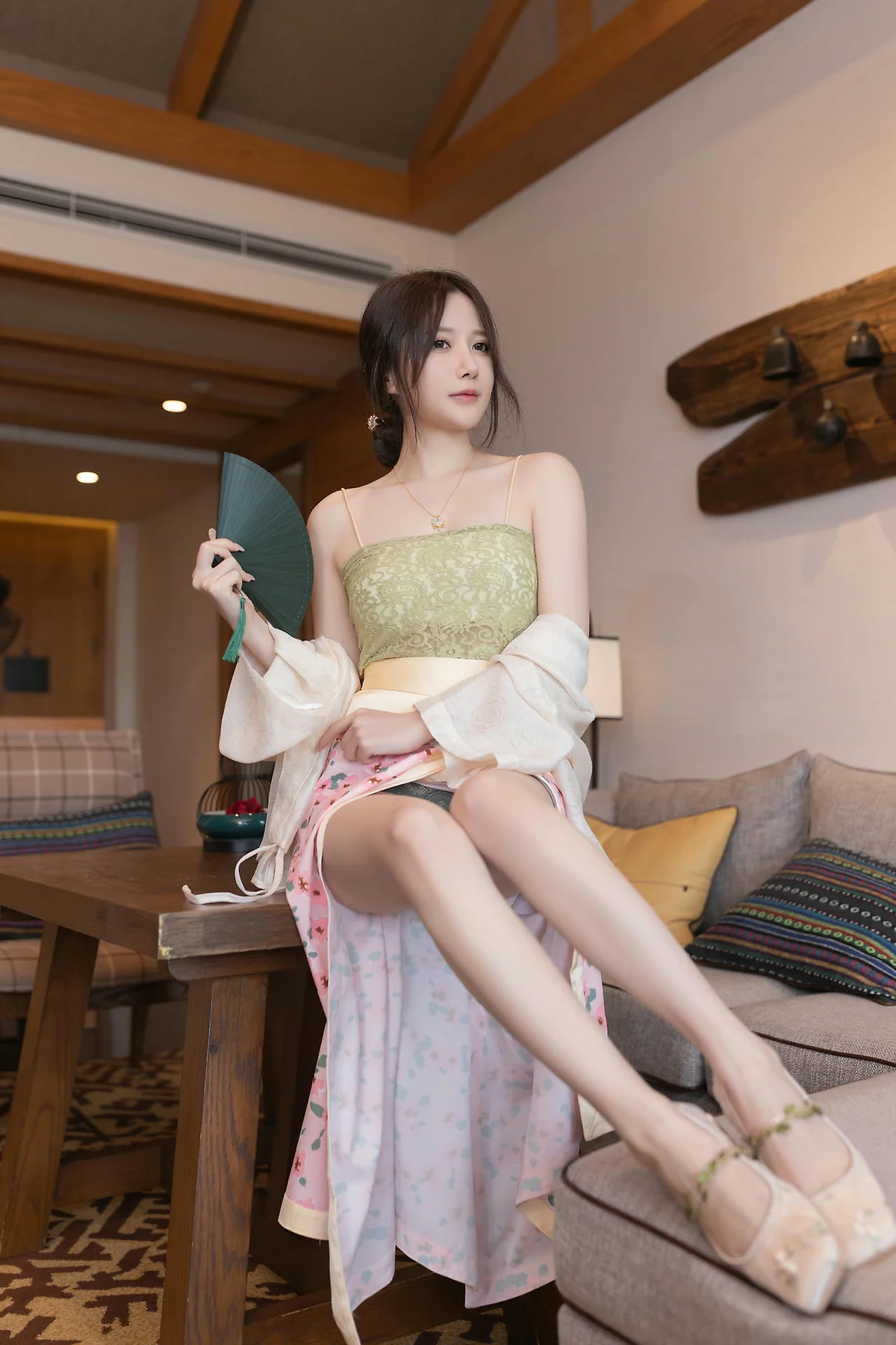 XiuRen 秀人 No.N173 鱼子酱Fish古风服饰美腿 - 10