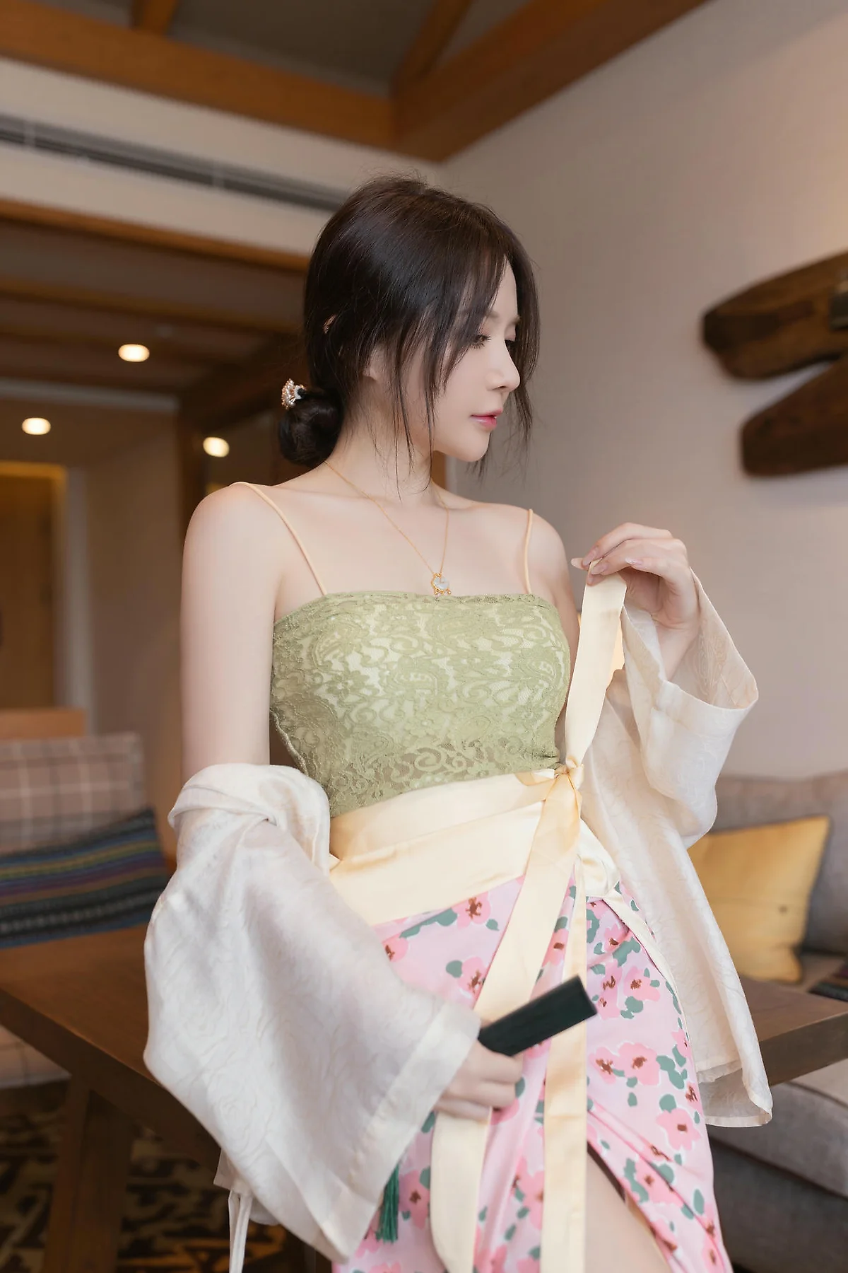 XiuRen 秀人 No.N173 鱼子酱Fish古风服饰美腿 - 7
