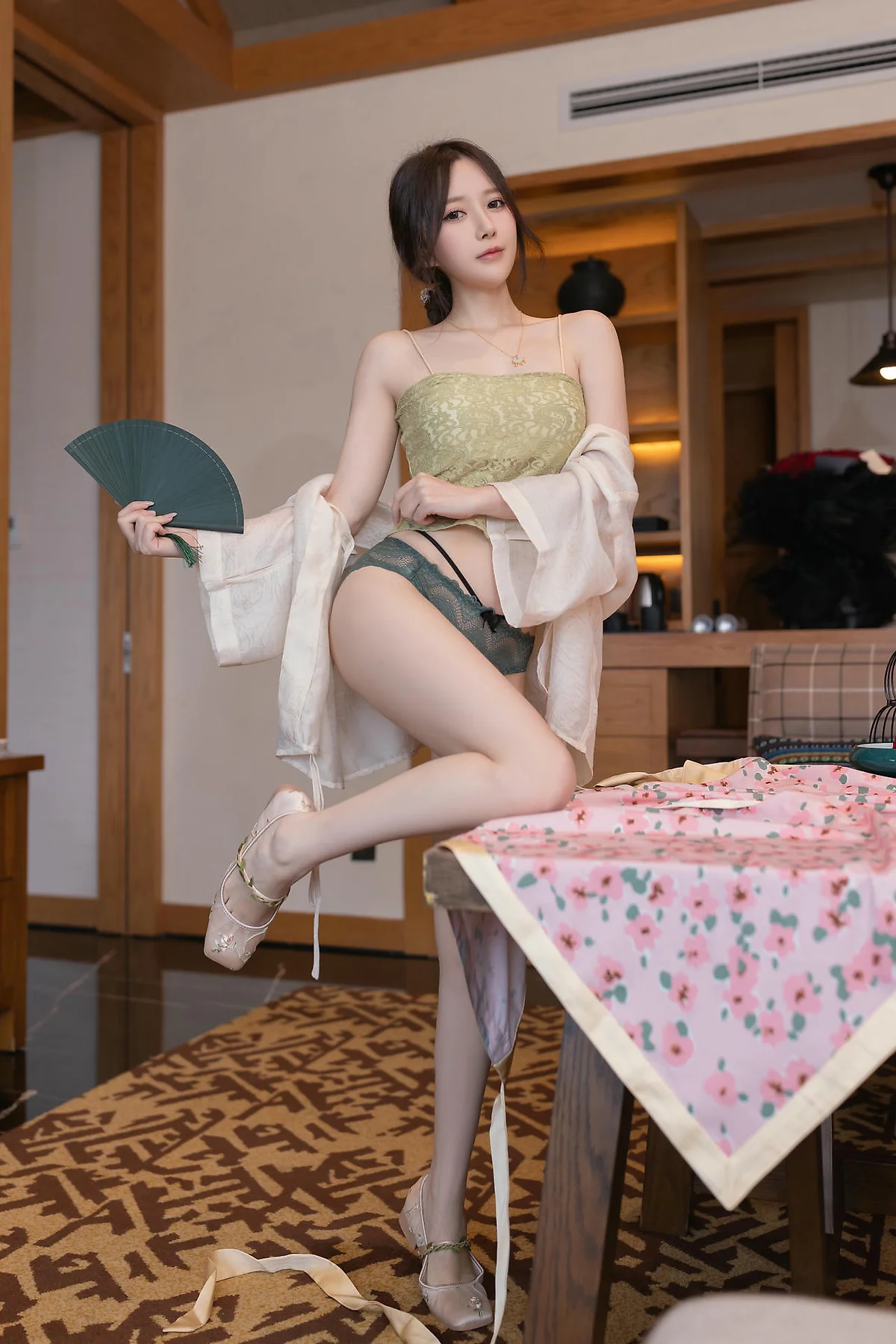 XiuRen 秀人 No.N173 鱼子酱Fish古风服饰美腿 - 3