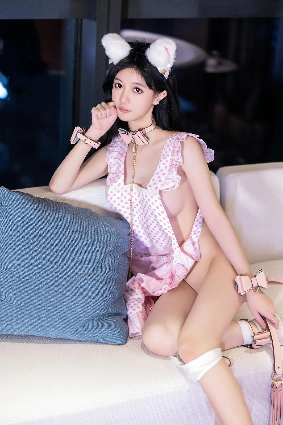XiuRen 秀人 No.N174 谢小蒽家有女仆爆乳 - 2