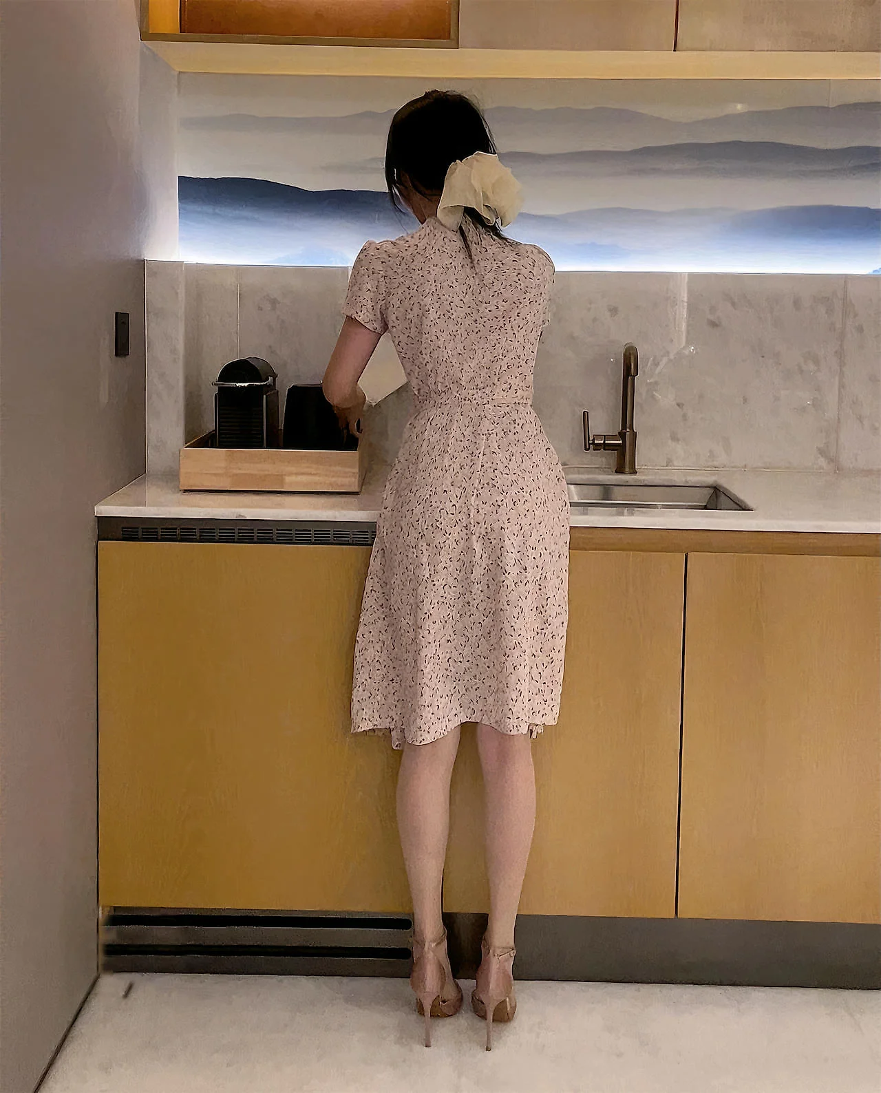 XiuRen 秀人 No.N177 利世家政女仆翘臀 - 1
