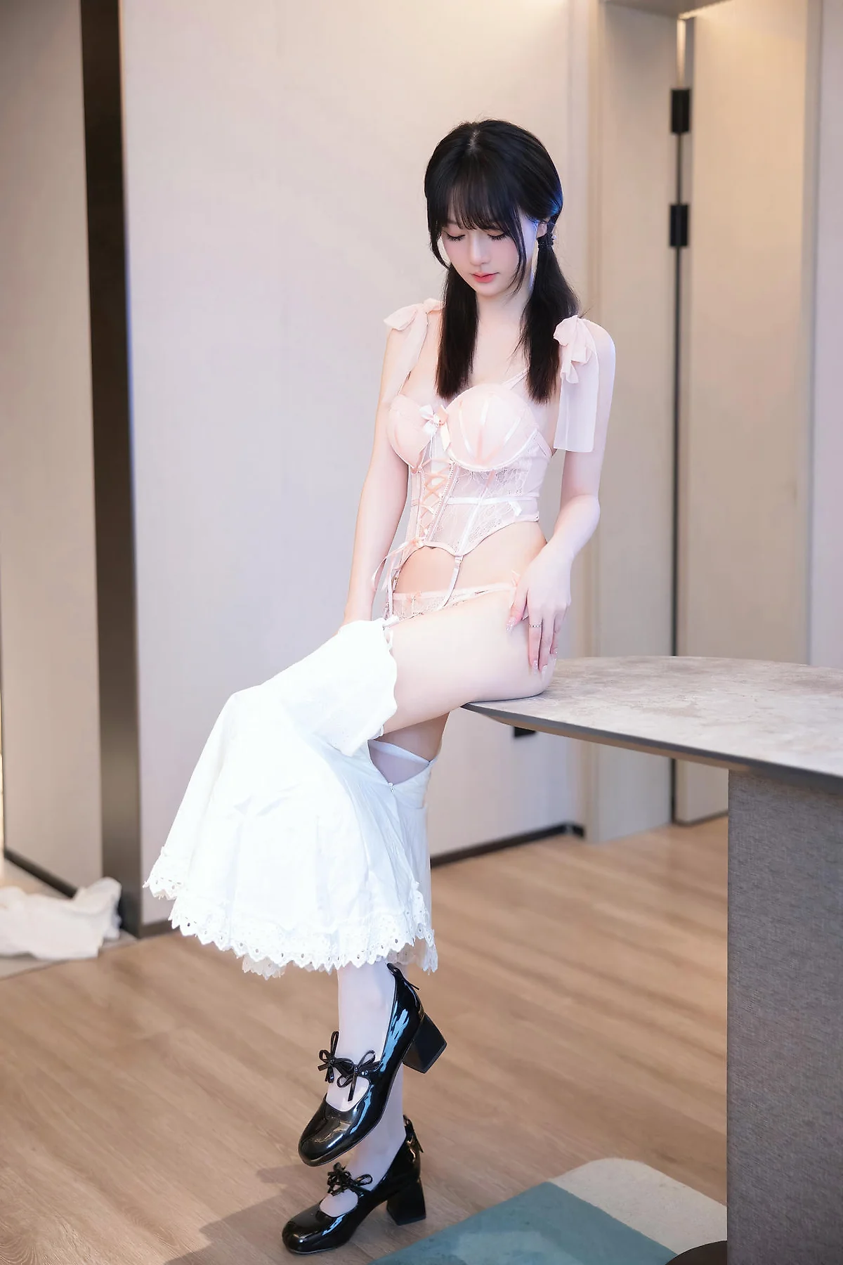 XiuRen 秀人 No.N185 谢小蒽双马尾少女街拍 - 9