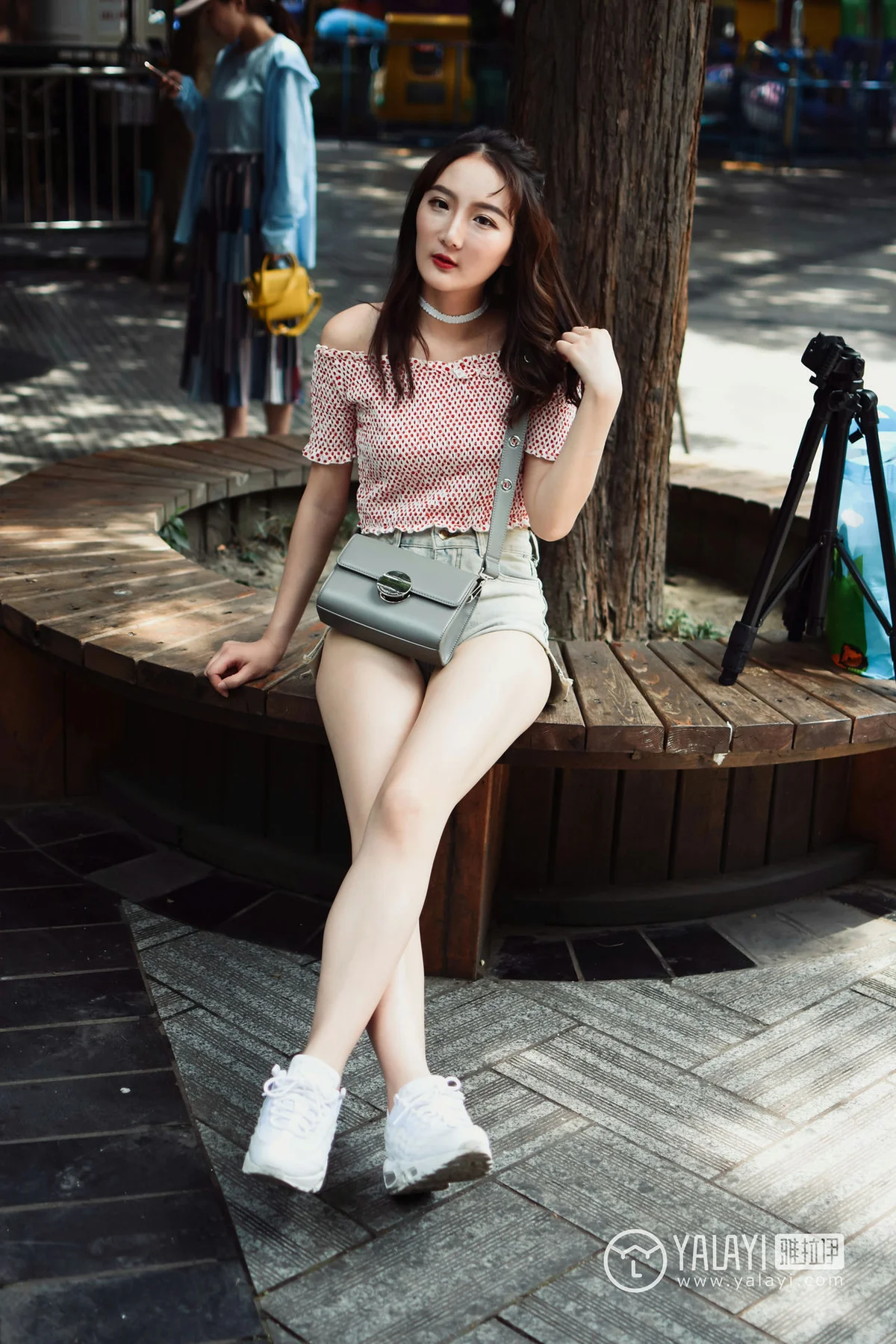 YALAYI 雅拉伊 Vol.006 肖肖 公园漫步 - 5