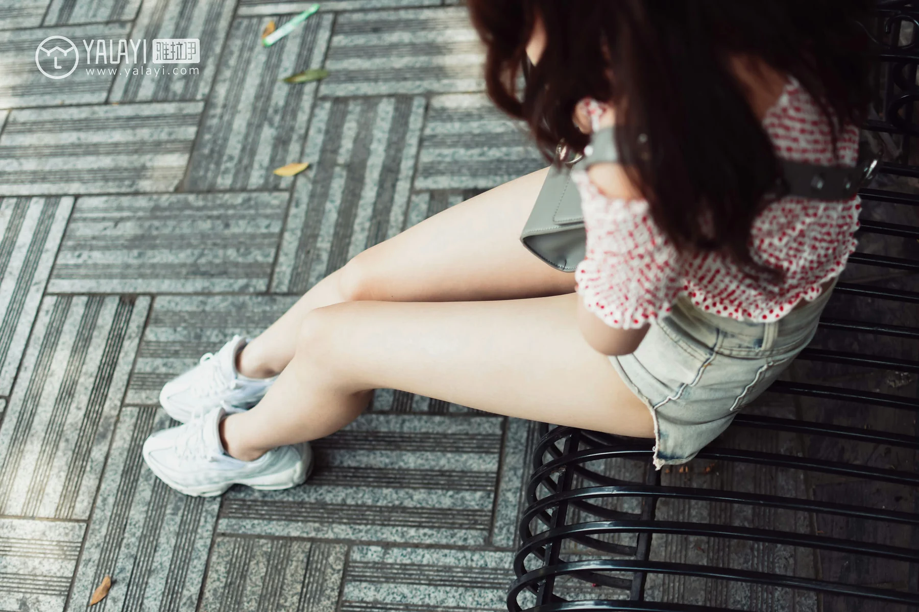 YALAYI 雅拉伊 Vol.006 肖肖 公园漫步 - 10
