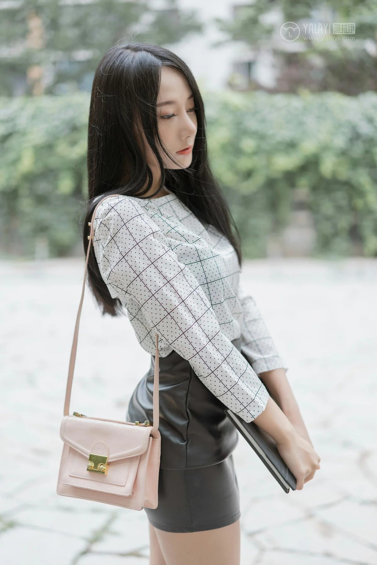 YALAYI 雅拉伊 Vol.322 何嘉颖《女白领的私生活1》 - 10