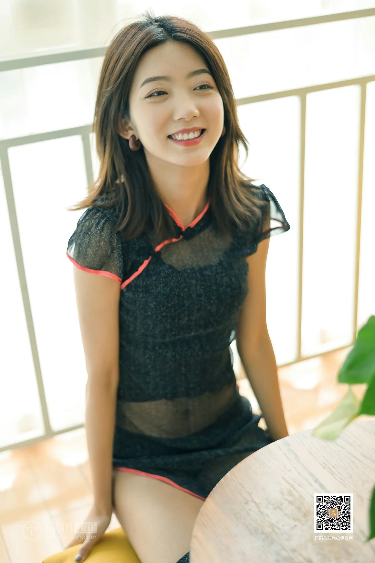 YALAYI 雅拉伊 Vol.382 纹纹《音乐系的旗袍女孩》 - 1