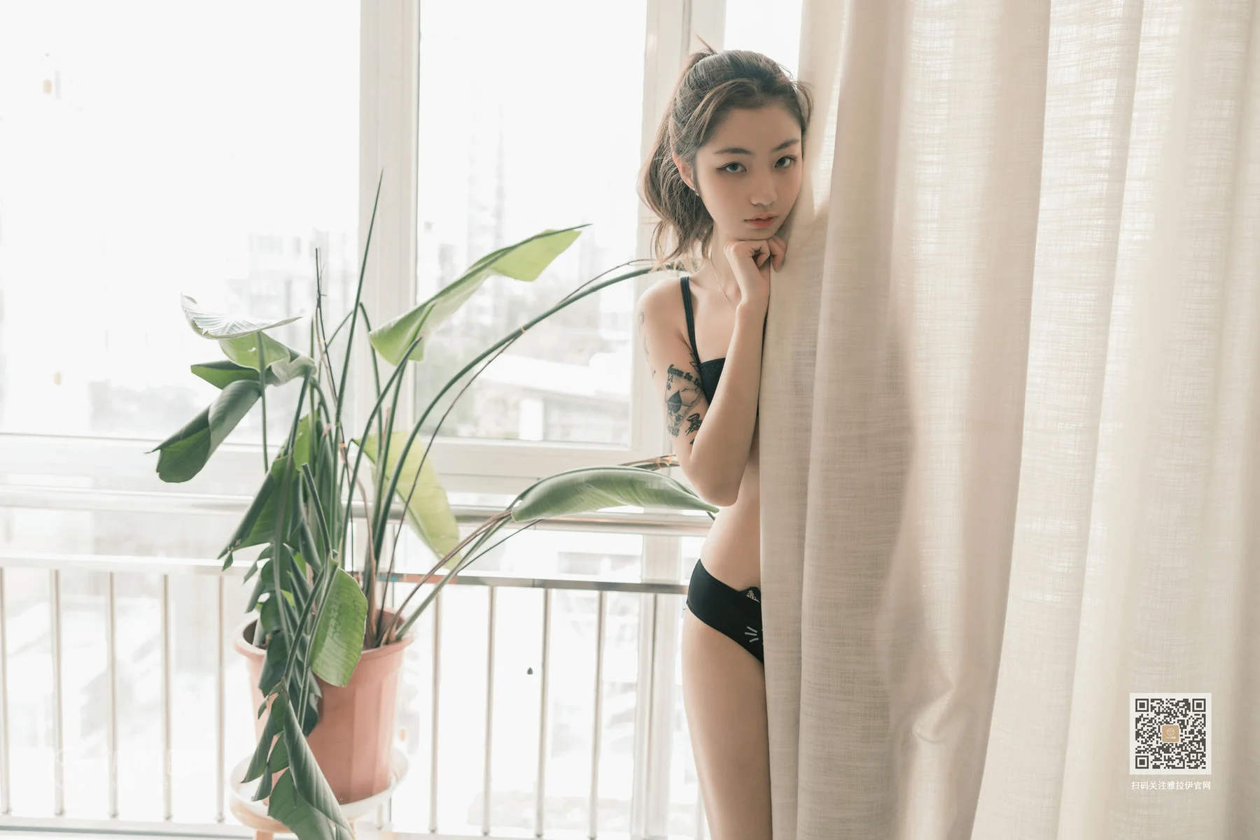 YALAYI 雅拉伊 Vol.451 鸭鸭《刺青女孩儿》 - 1