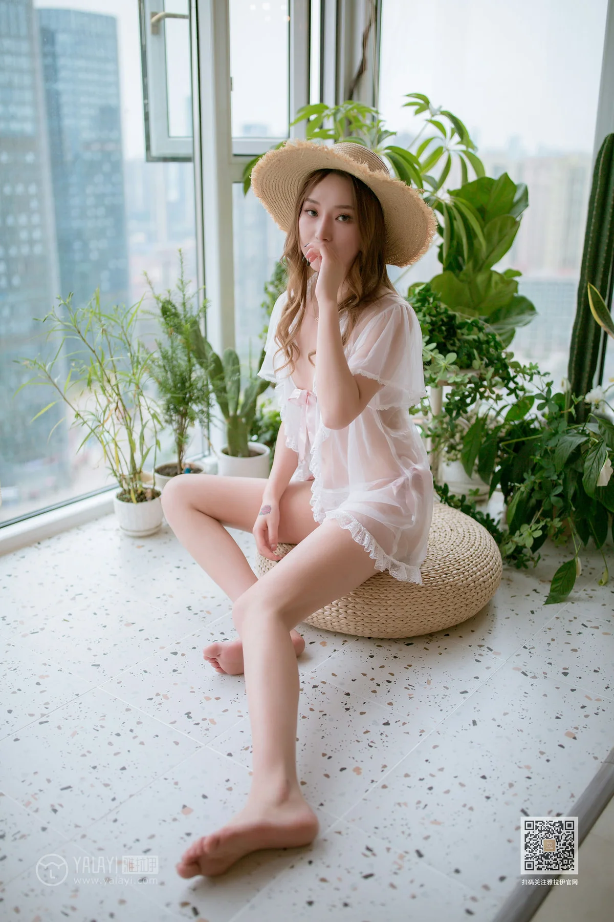 YALAYI 雅拉伊 Vol.651  透视诱惑 上官莹莹《从花园到闺房》 - 2