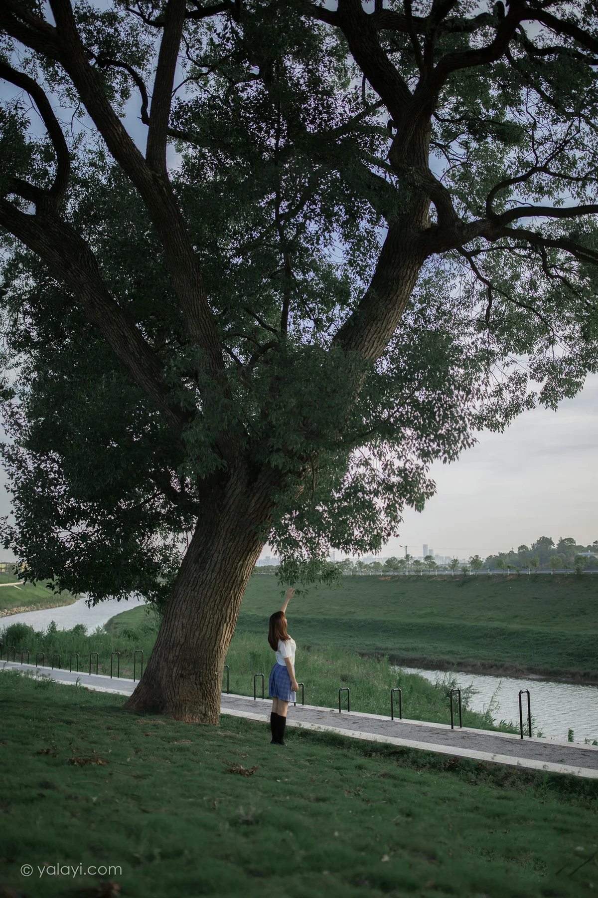 YALAYI 雅拉伊 Vol.677    枝娅《青春在河畔奔走》 - 6