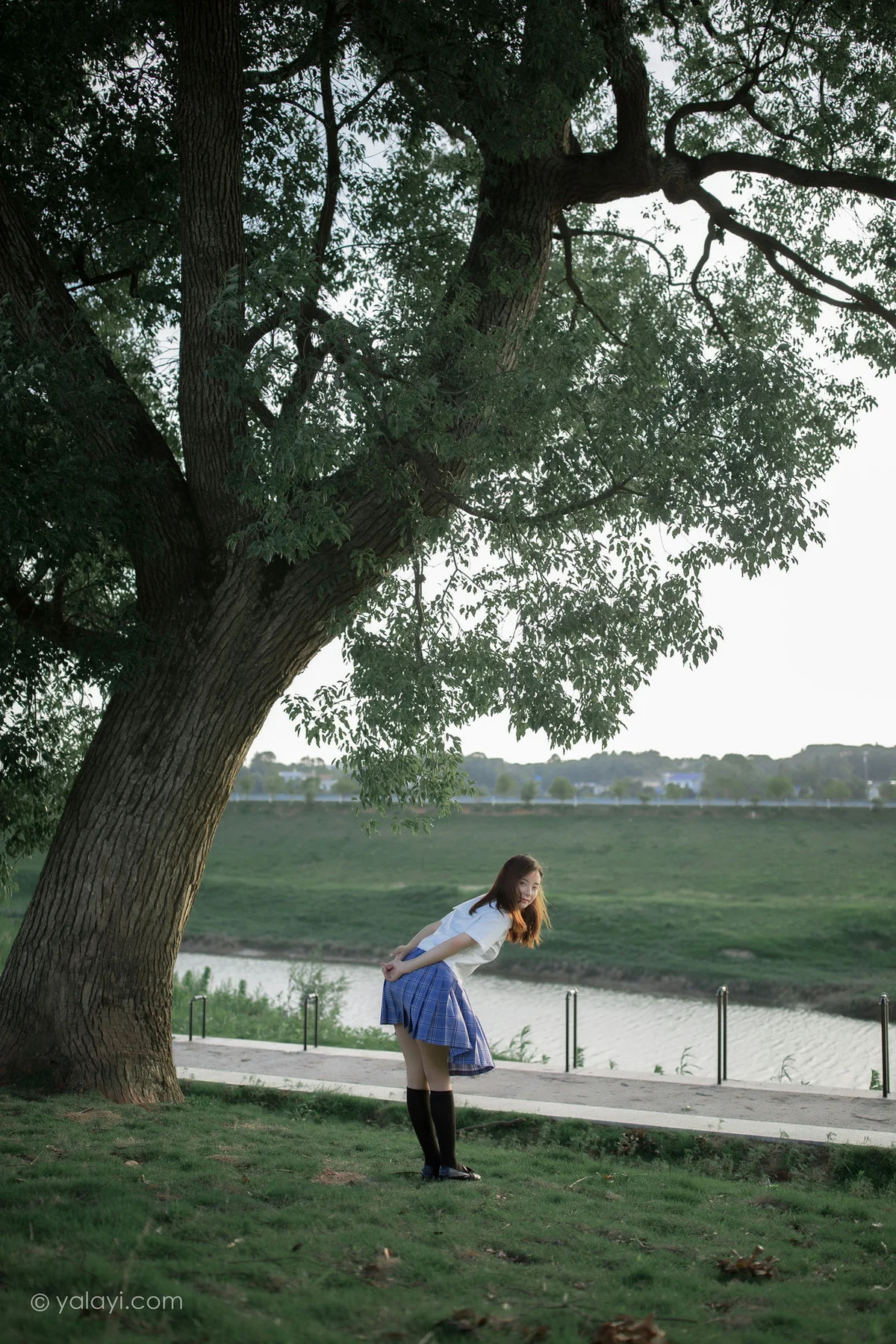 YALAYI 雅拉伊 Vol.677    枝娅《青春在河畔奔走》 - 4