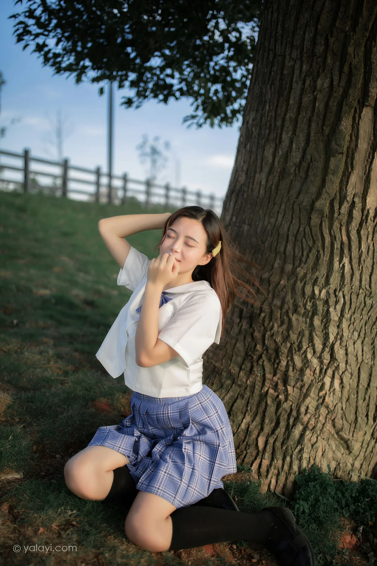 YALAYI 雅拉伊 Vol.677    枝娅《青春在河畔奔走》 - 7