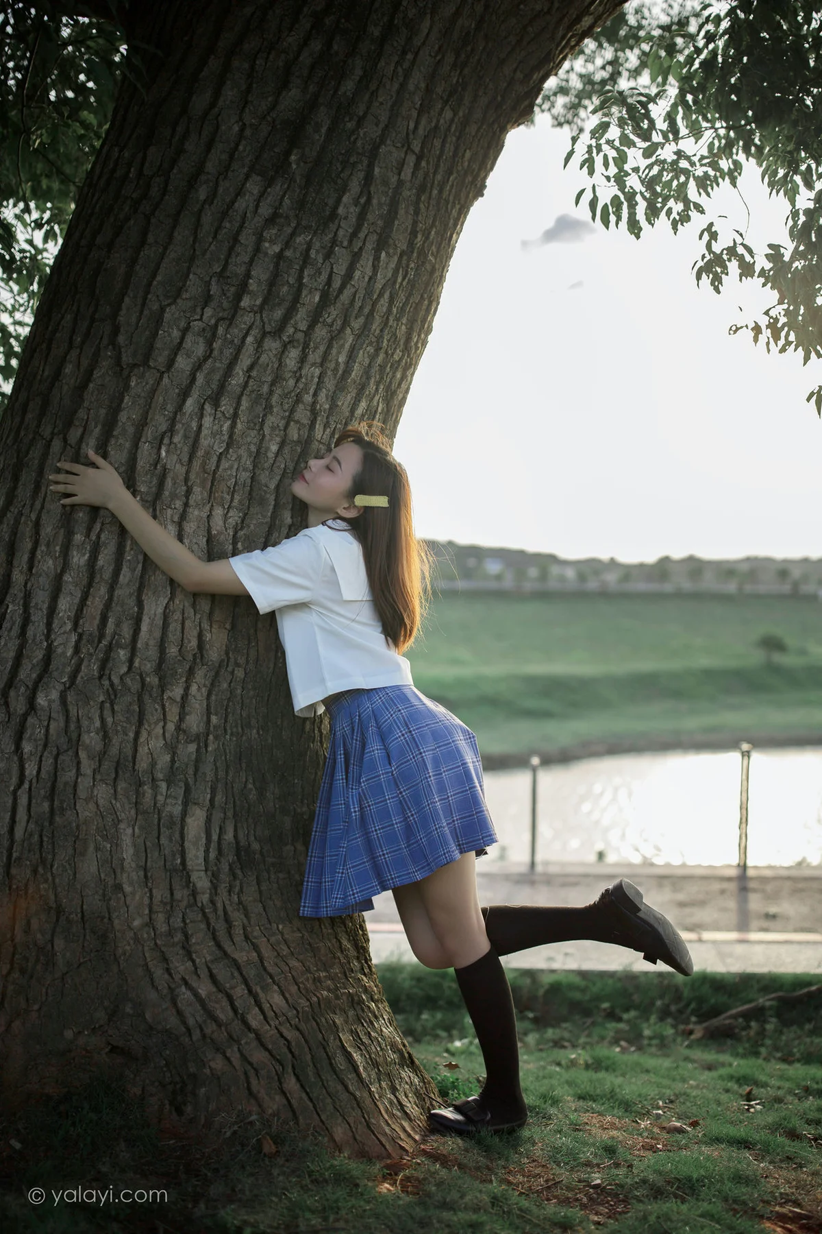 YALAYI 雅拉伊 Vol.677    枝娅《青春在河畔奔走》 - 9