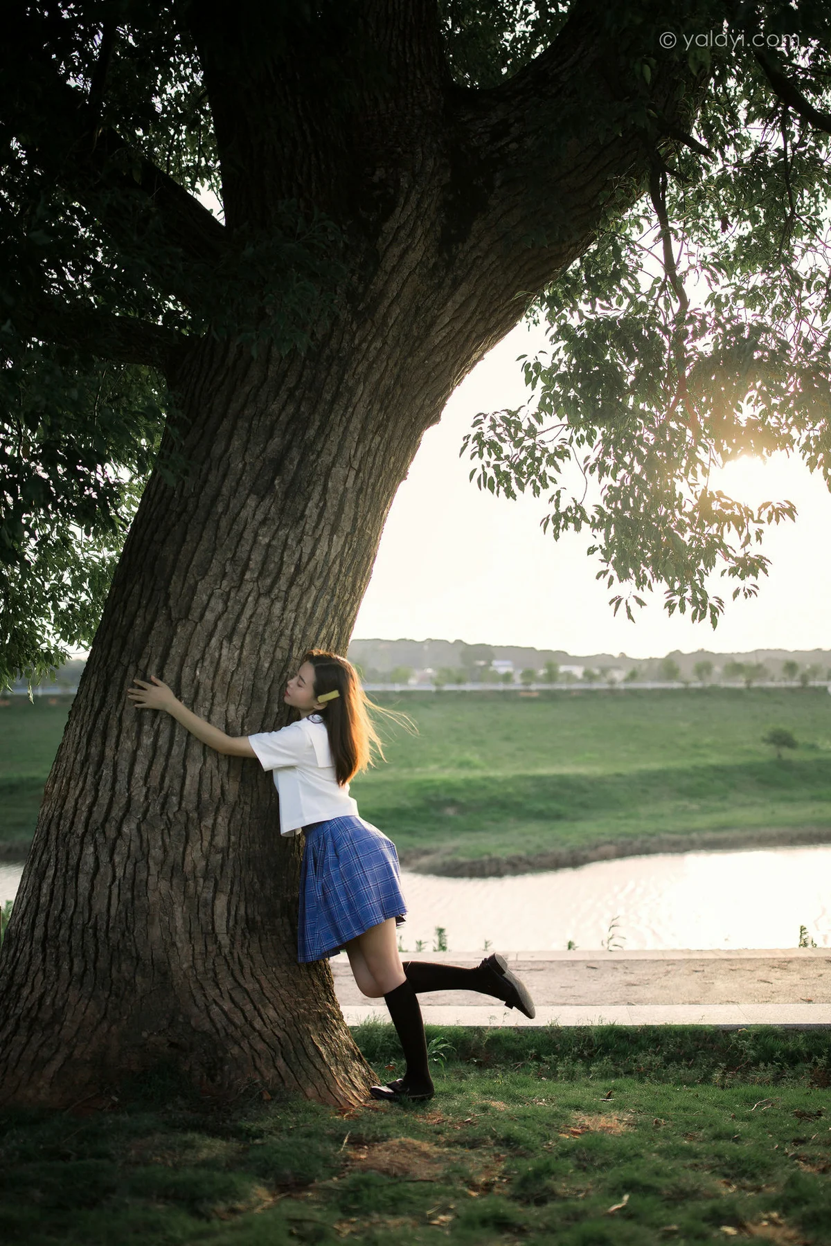 YALAYI 雅拉伊 Vol.677    枝娅《青春在河畔奔走》 - 10