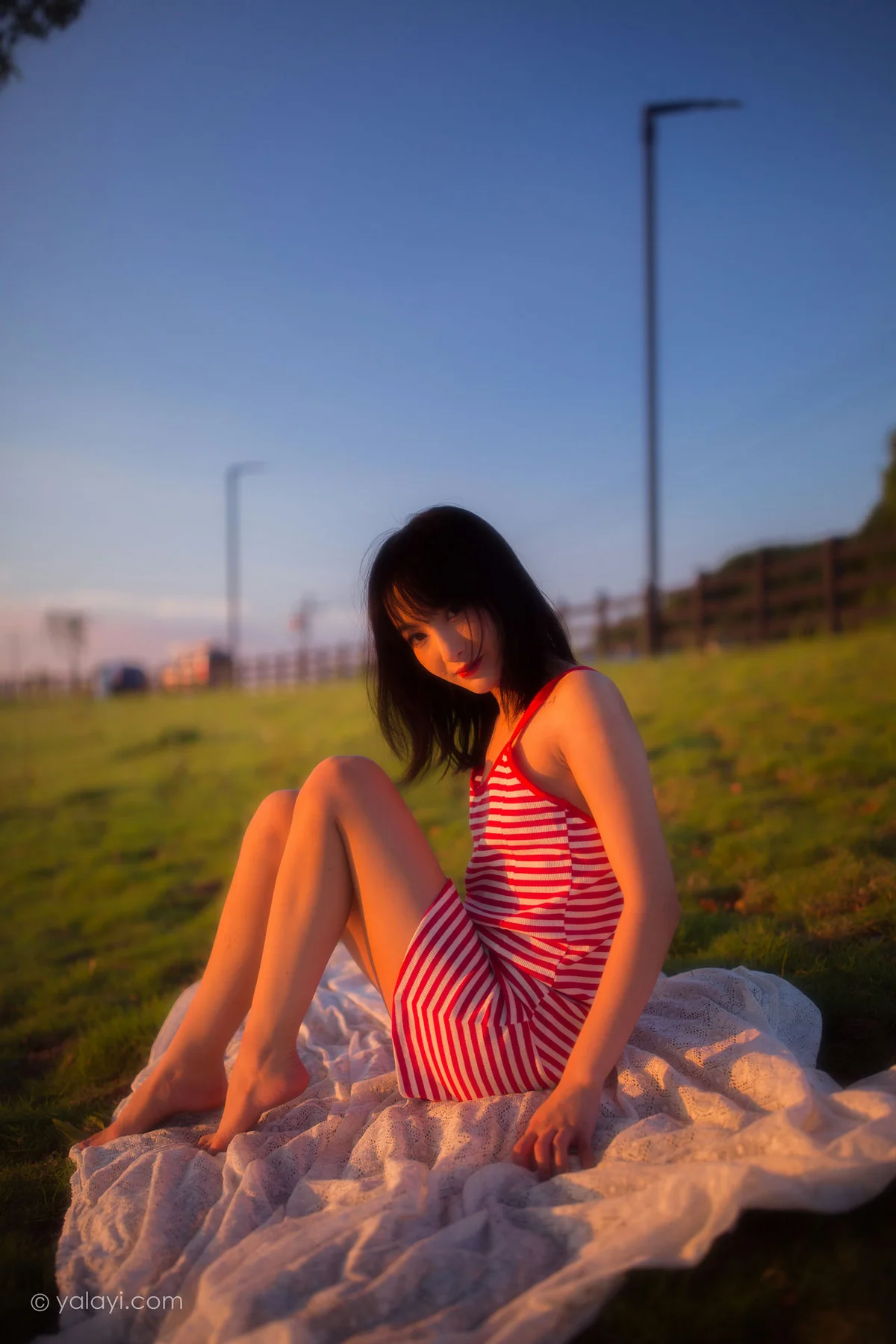 YALAYI 雅拉伊 Vol.690    落落《红了》 - 2