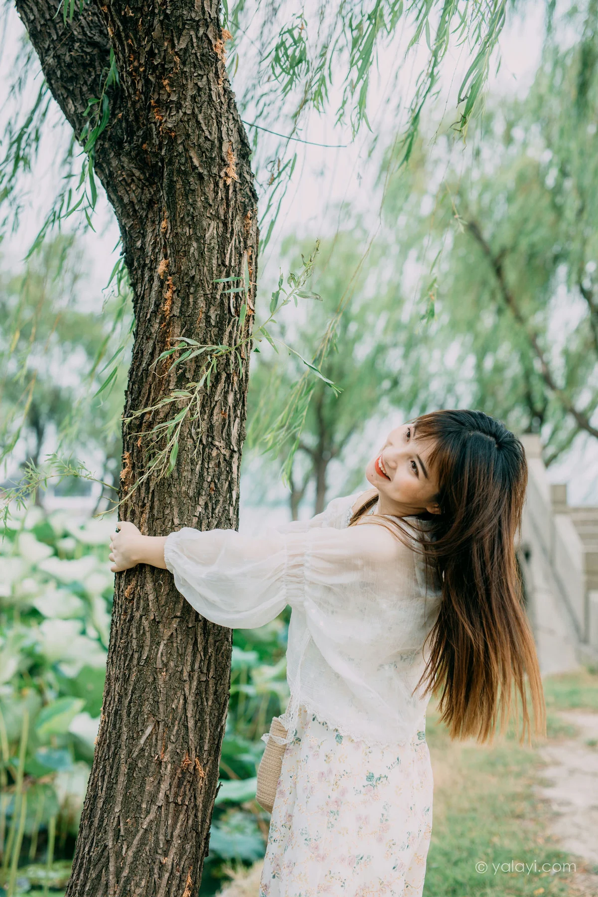 YALAYI 雅拉伊 Vol.699     周周《杨柳岸》 - 3