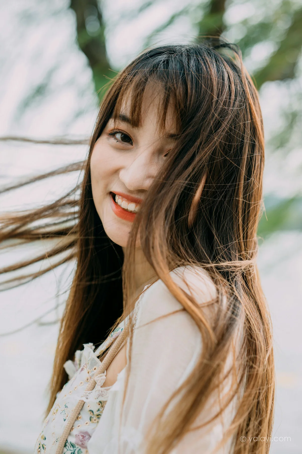 YALAYI 雅拉伊 Vol.699     周周《杨柳岸》 - 6