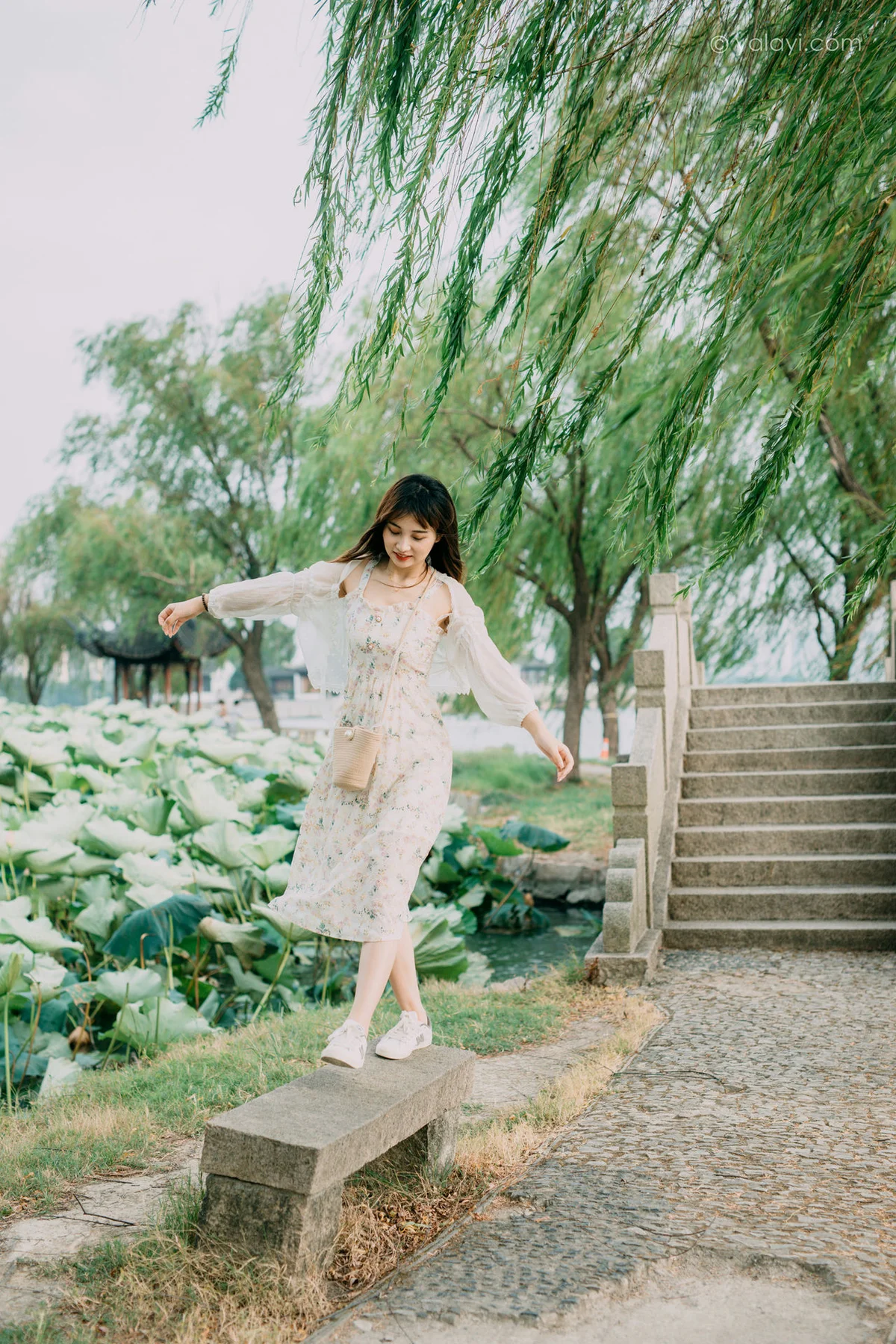 YALAYI 雅拉伊 Vol.699     周周《杨柳岸》 - 7