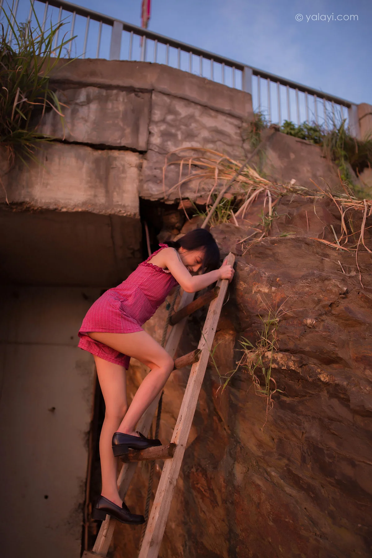 YALAYI 雅拉伊 Vol.701   落落 暮色 - 1