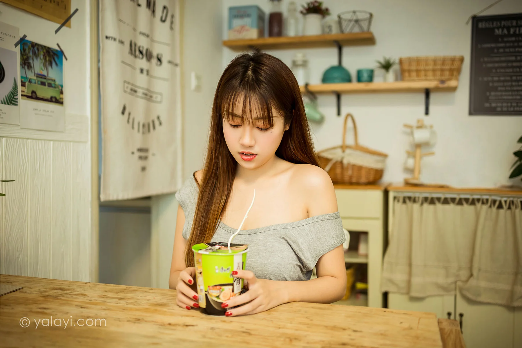 YALAYI 雅拉伊 Vol.710    新颖《吃货女友》 - 3
