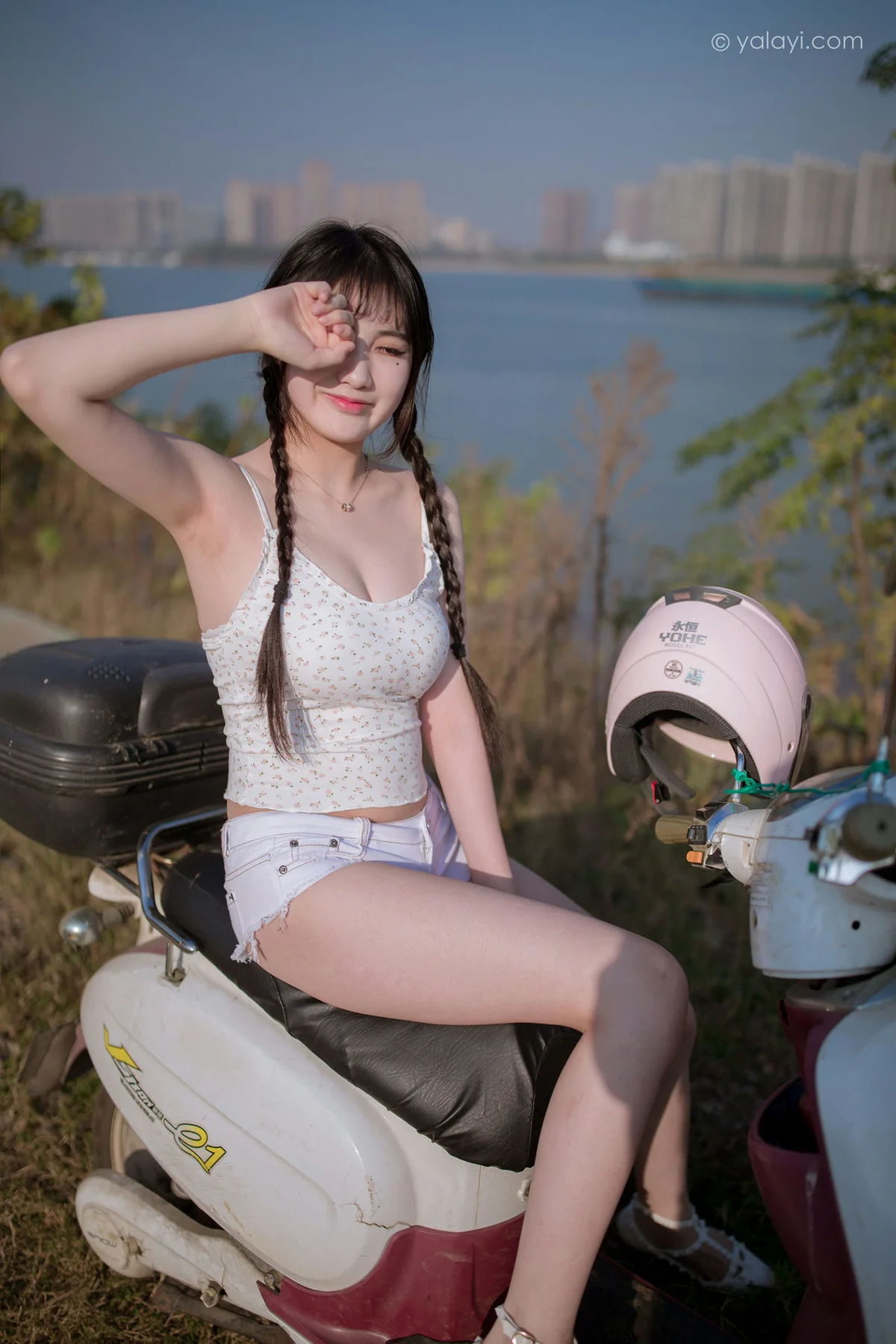 YALAYI 雅拉伊 Vol.733    瓶儿 去江边 - 9