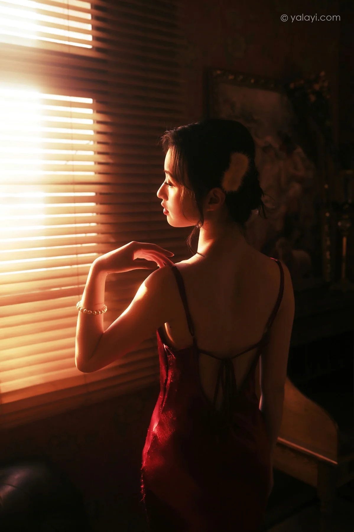 YALAYI 雅拉伊 Vol.784    京京 在窗边 - 4