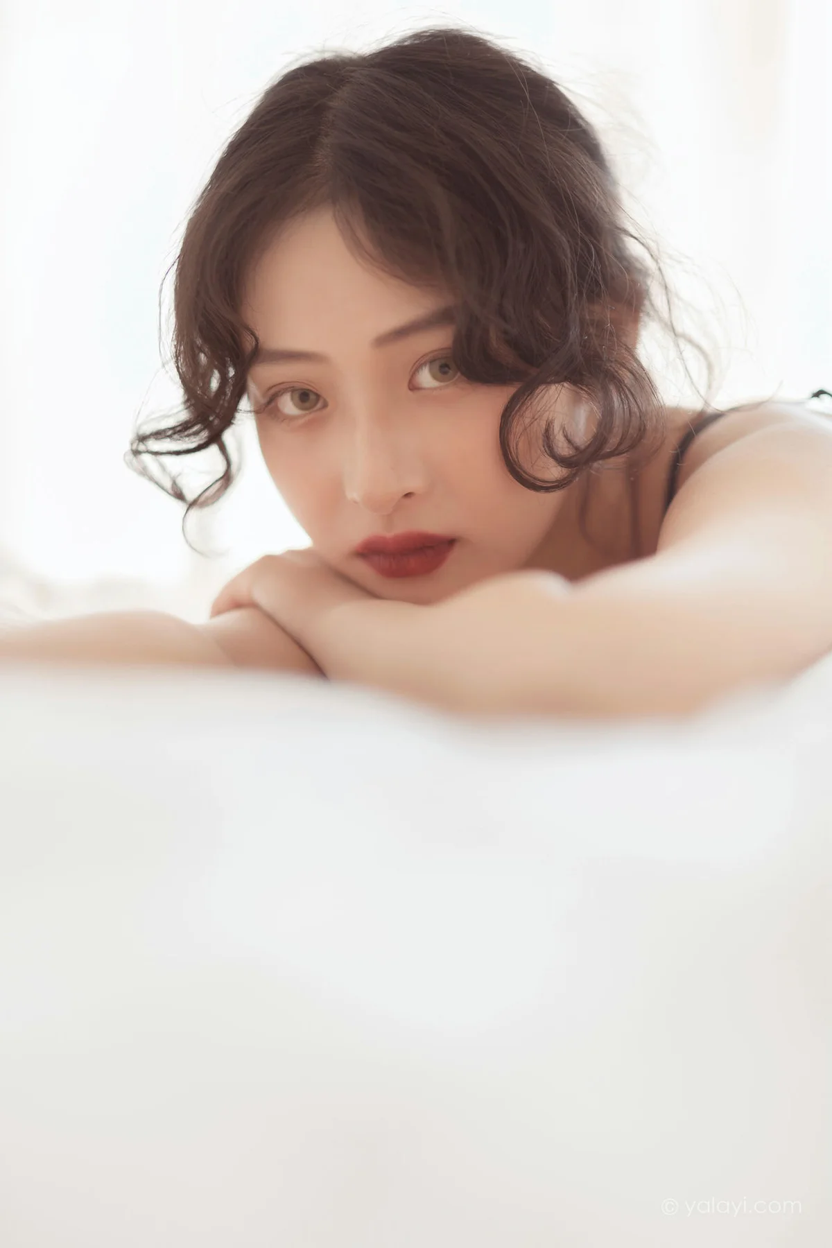 YALAYI 雅拉伊 Vol.786    京京 在窗边 - 3