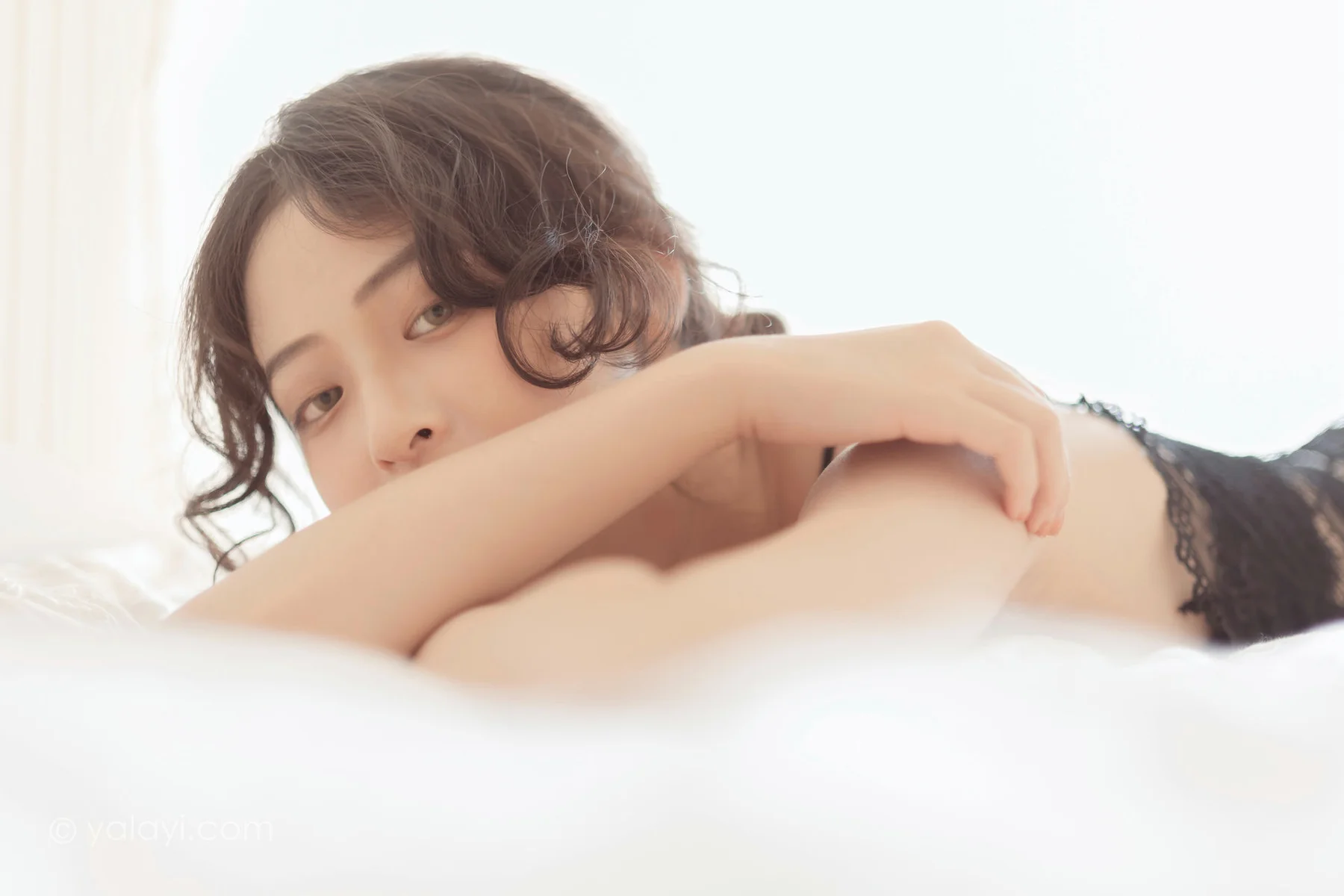 YALAYI 雅拉伊 Vol.786    京京 在窗边 - 5