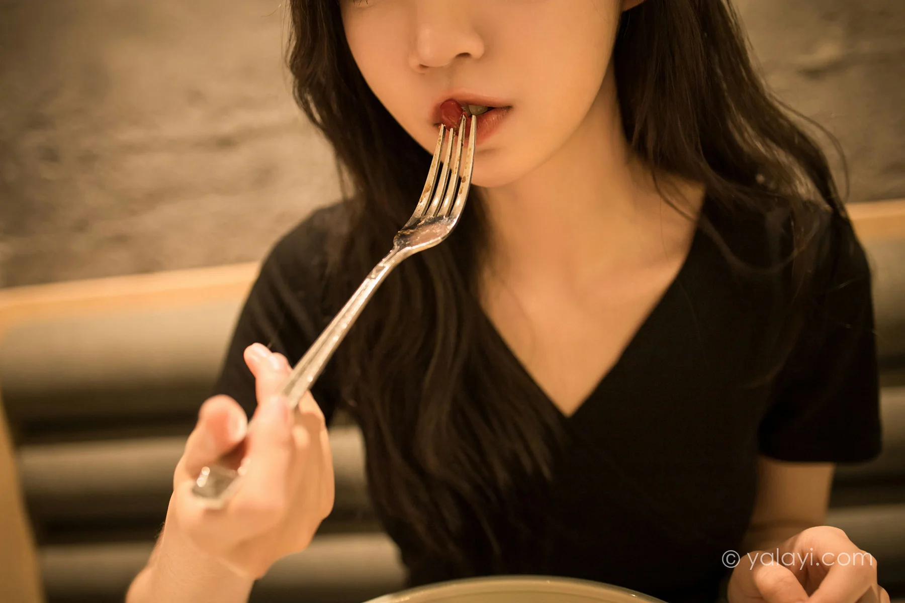 YALAYI 雅拉伊 Vol.859    小乔 梦见前女友 - 1