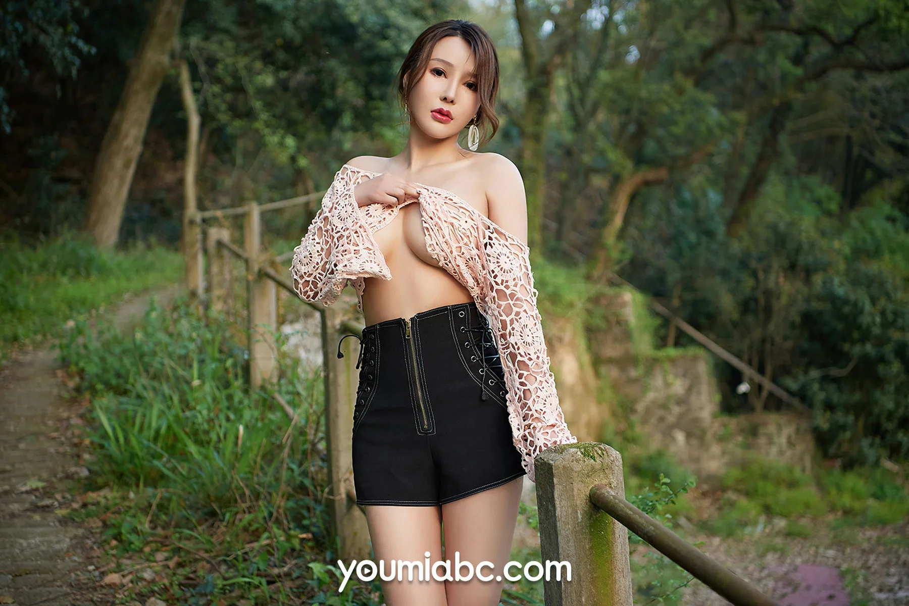 YOUMEI 尤美   李多多 香肩户外爆乳 - 10