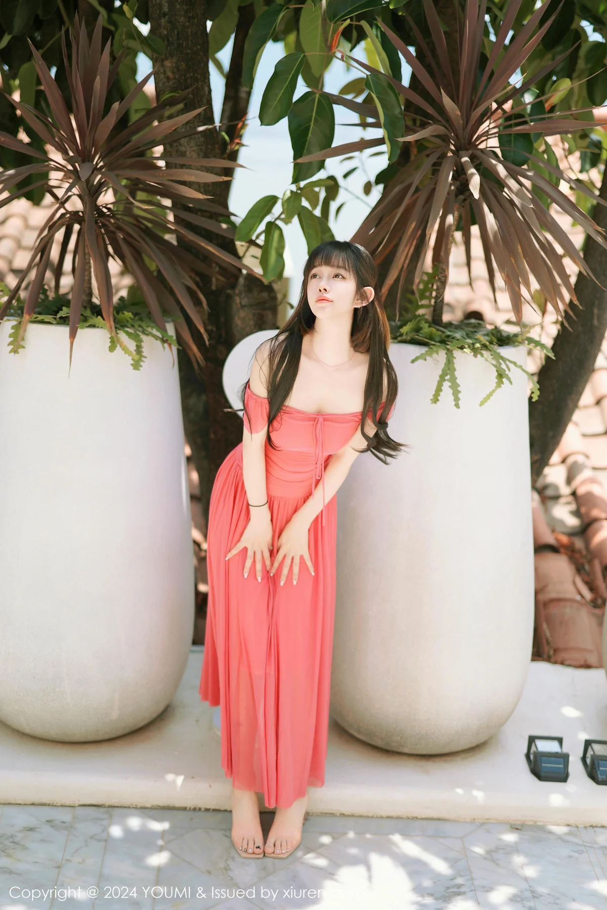 YOUMI 尤蜜荟 Vol.1077 王雨纯 红色露肩连衣长裙大理旅拍1 - 3