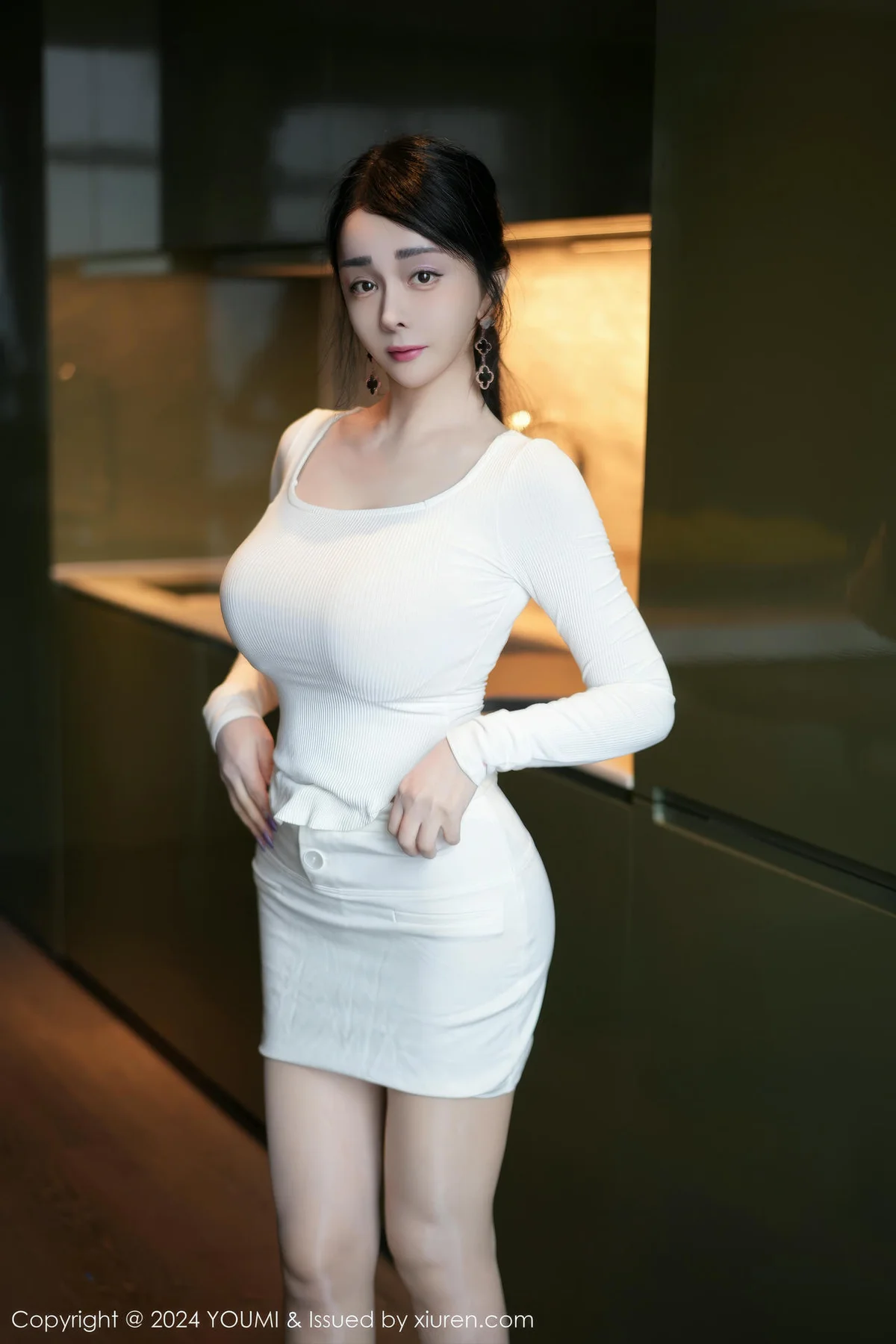 YOUMI 尤蜜荟 Vol.1107 允爾 巨乳美腿肉丝 - 5