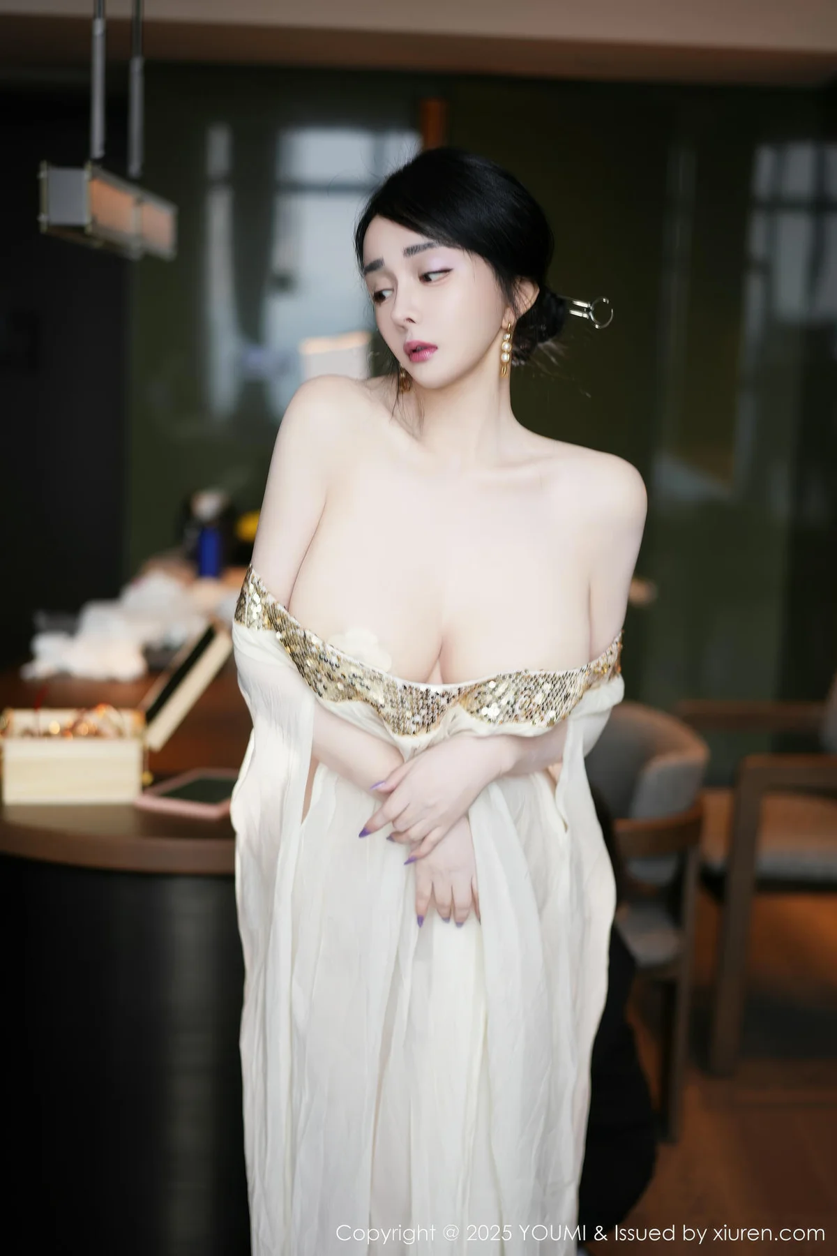 YOUMI 尤蜜荟 Vol.1132 允爾 金色吊坠式服饰 - 6