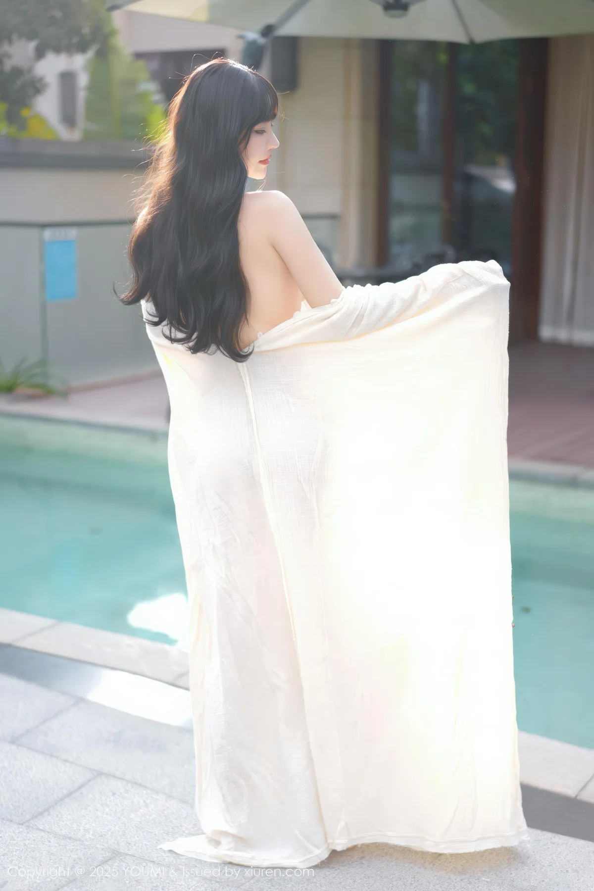 YOUMI 尤蜜荟 Vol.1185 心上可Flora 童颜巨乳浅色浴袍 - 2