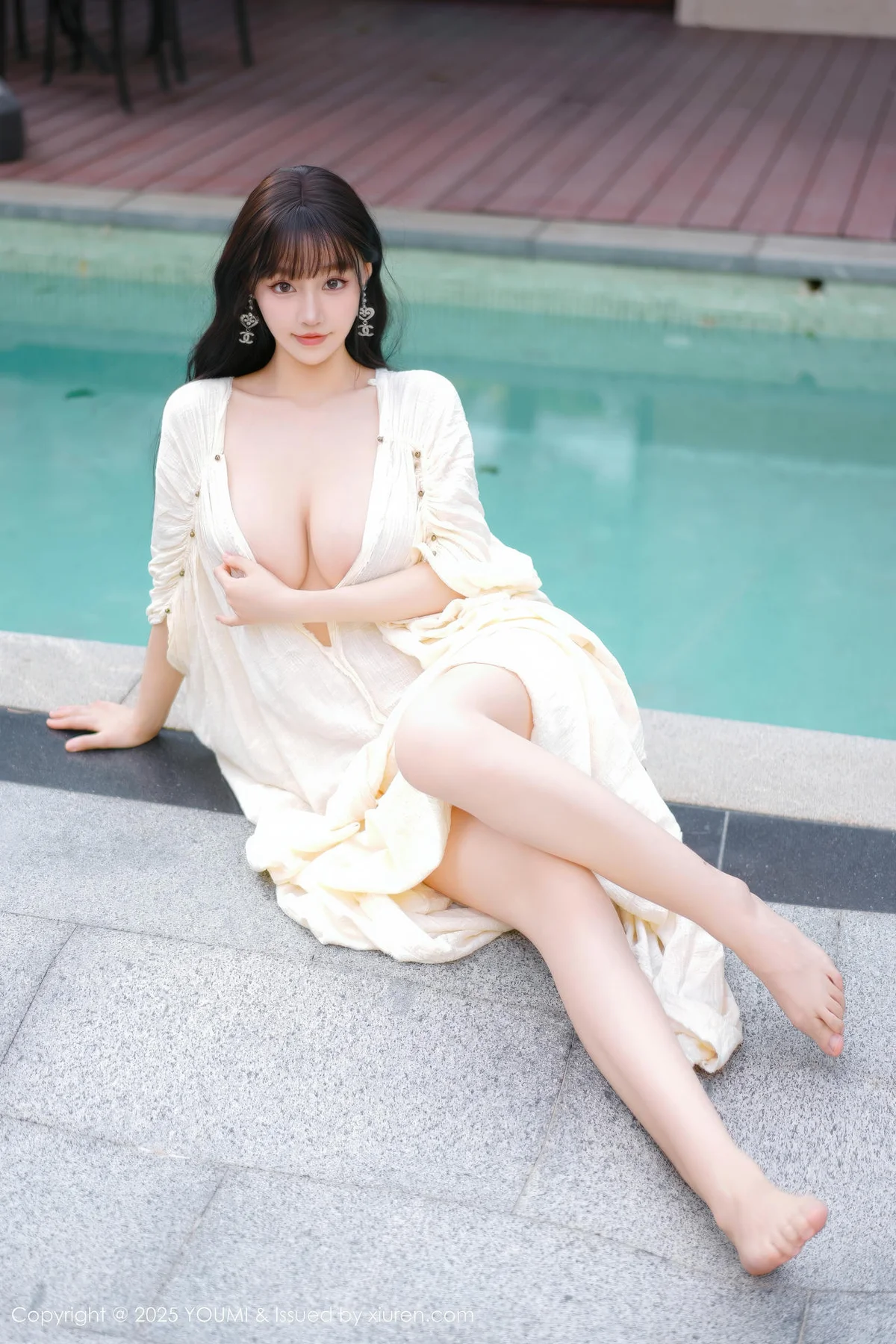 YOUMI 尤蜜荟 Vol.1185 心上可Flora 童颜巨乳浅色浴袍 - 2
