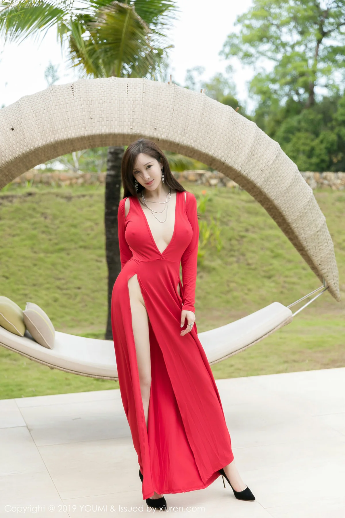 YOUMI 尤蜜荟 Vol.383 户外真空美女写真 奶瓶土肥圆矮挫丑.... - 2