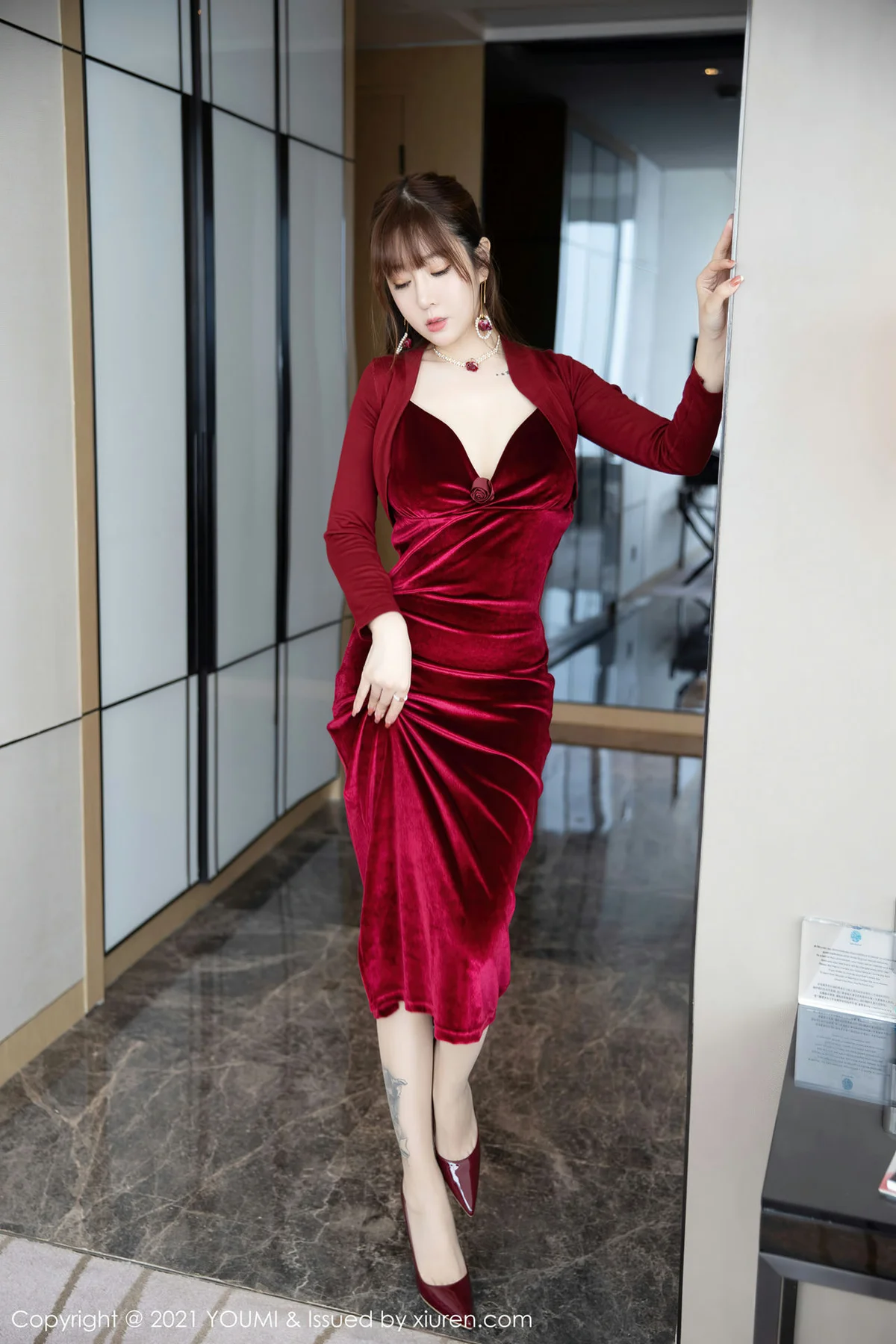 YOUMI 尤蜜荟 Vol.588  酒红色礼裙  王雨纯 - 3
