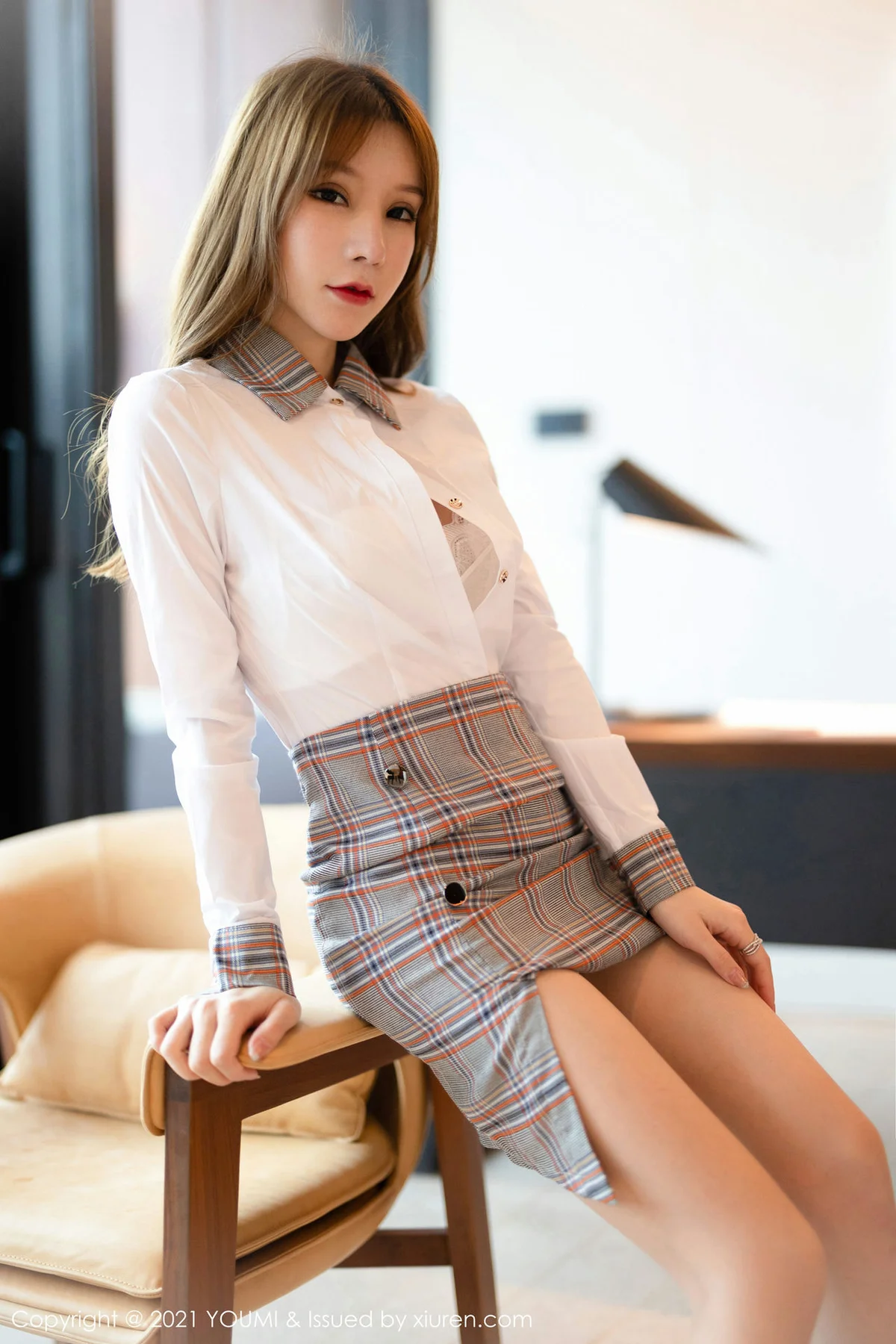 YOUMI 尤蜜荟 Vol.620 白衬衫与格子短裙 周于希Sandy 厦门写真 - 1