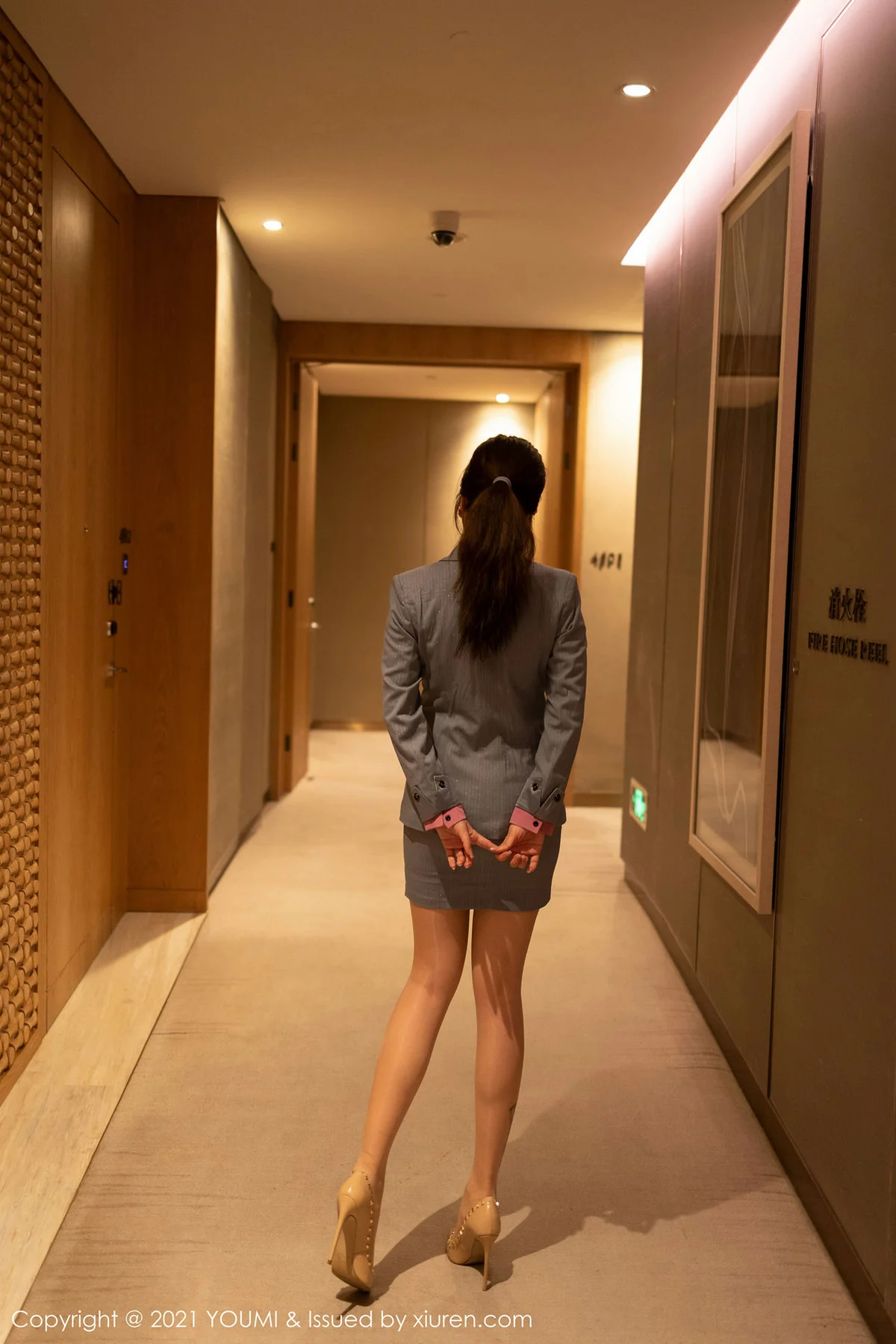 YOUMI 尤蜜荟 Vol.627 熟女剧情手法拍摄 王雨纯 职场制服 - 4