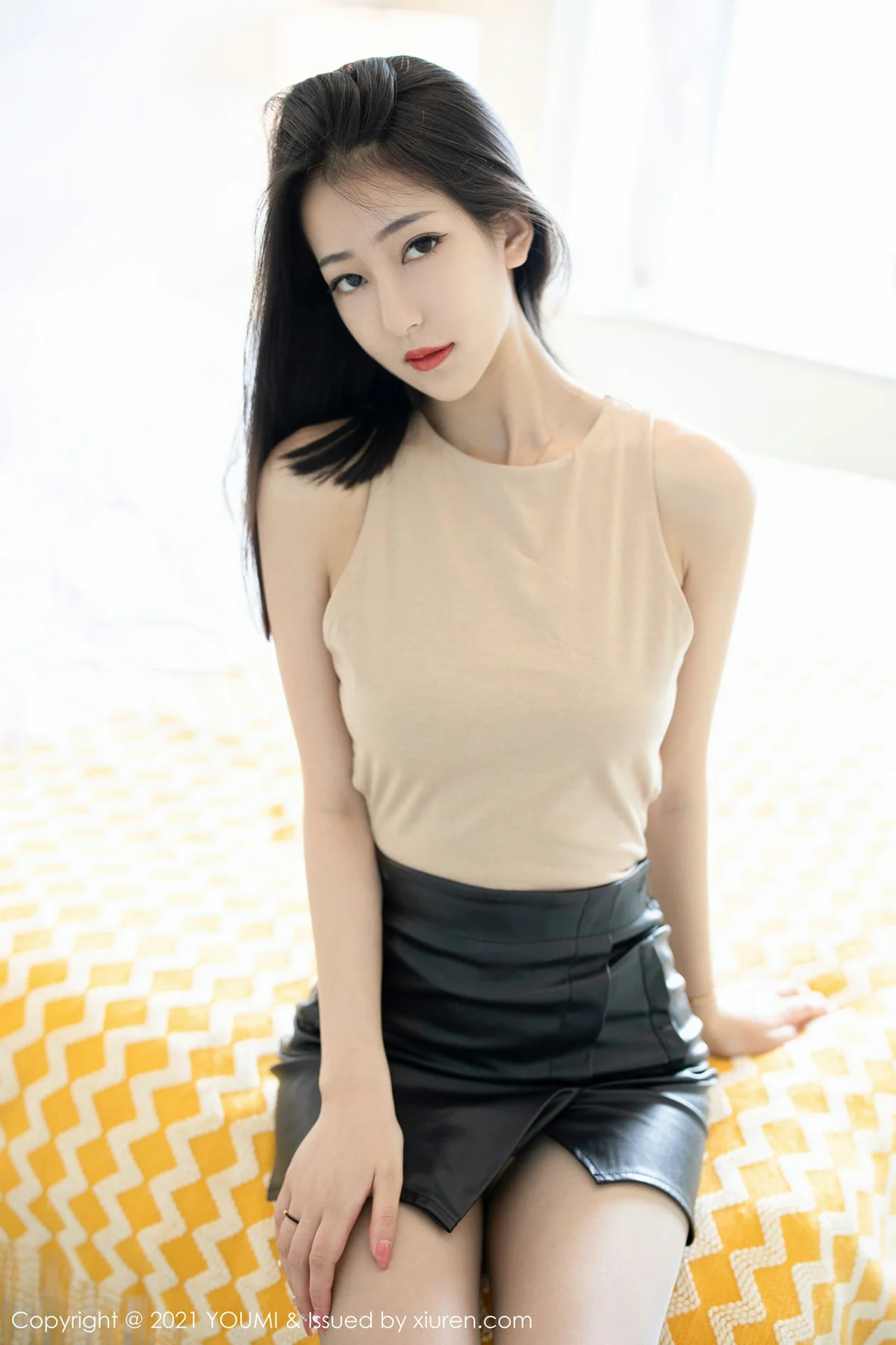 YOUMI 尤蜜荟 Vol.700 肉色上衣皮裙 熊小诺 性感写真2 - 9