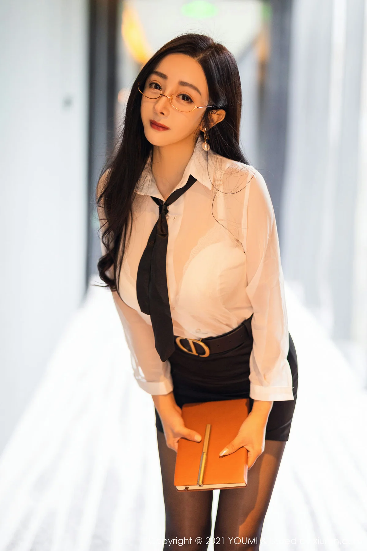 YOUMI 尤蜜荟 Vol.723 丰腴身姿 允爾 巨乳制服2 - 9