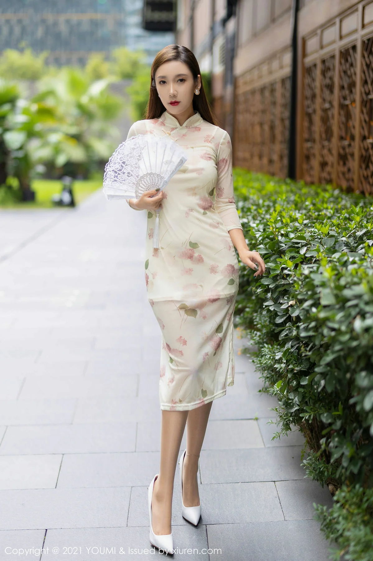 YOUMI 尤蜜荟 Vol.732 花纹旗袍  艾静香 成都旅拍 - 1