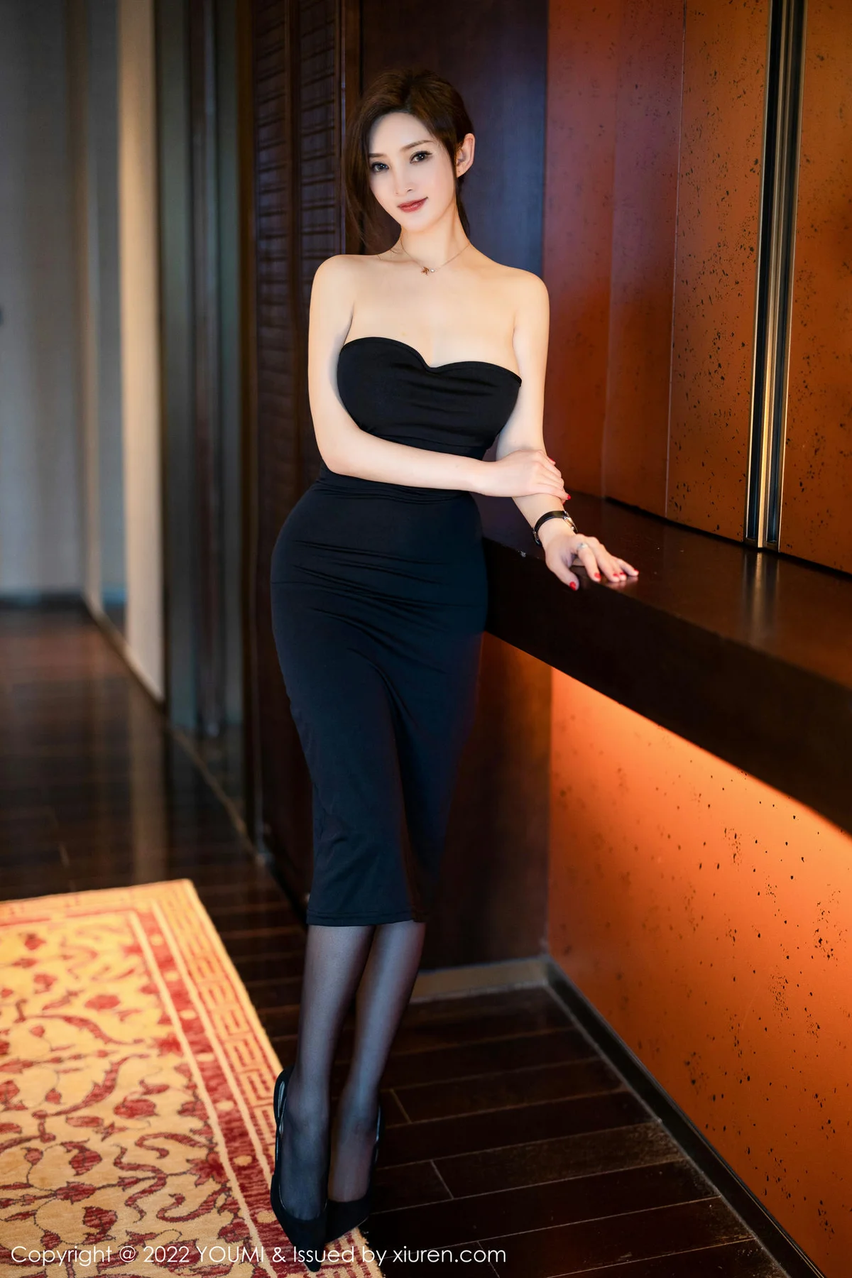 YOUMI 尤蜜荟 Vol.817 诱人黑丝 奶瓶土肥圆矮挫丑黑穷 性感私... - 1