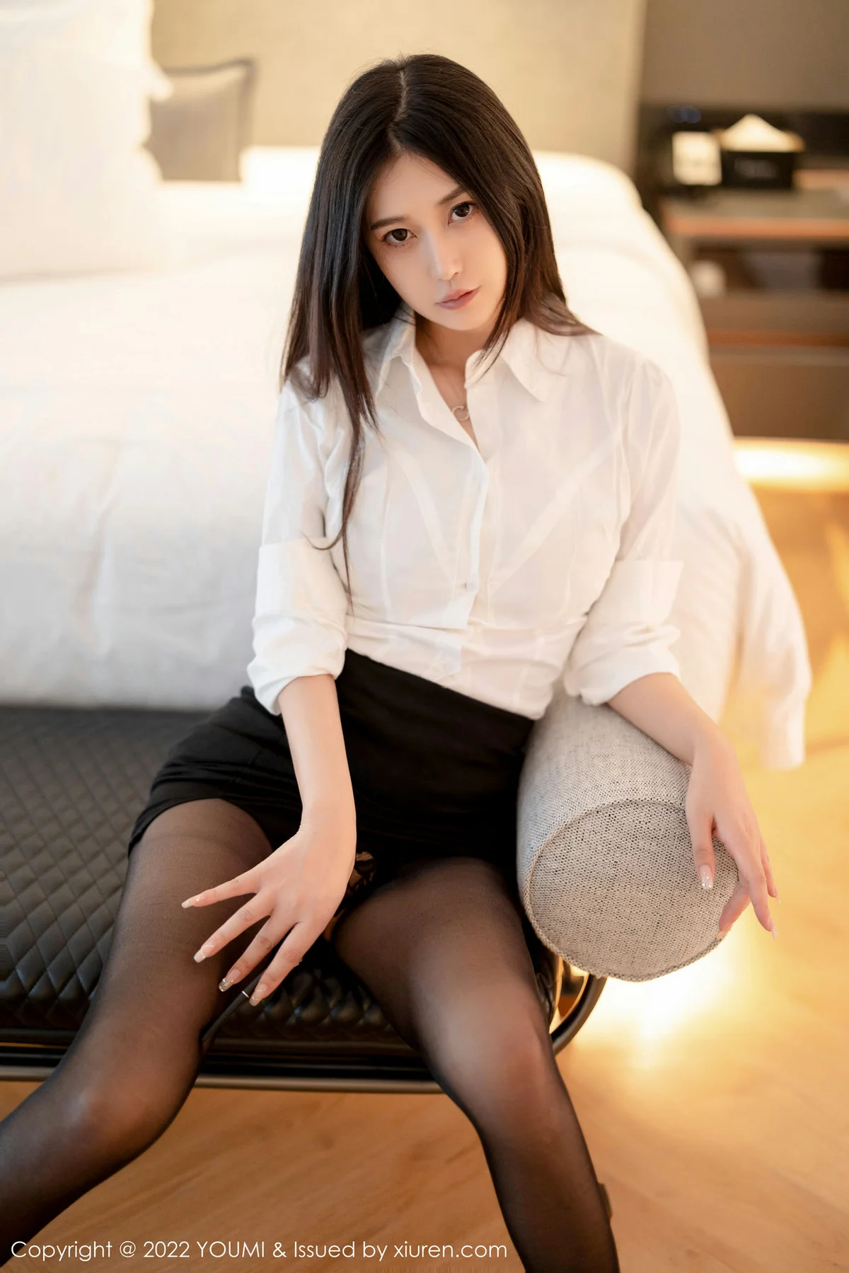 YOUMI 尤蜜荟 Vol.827 laura阿姣新人模特性感写真2 - 4