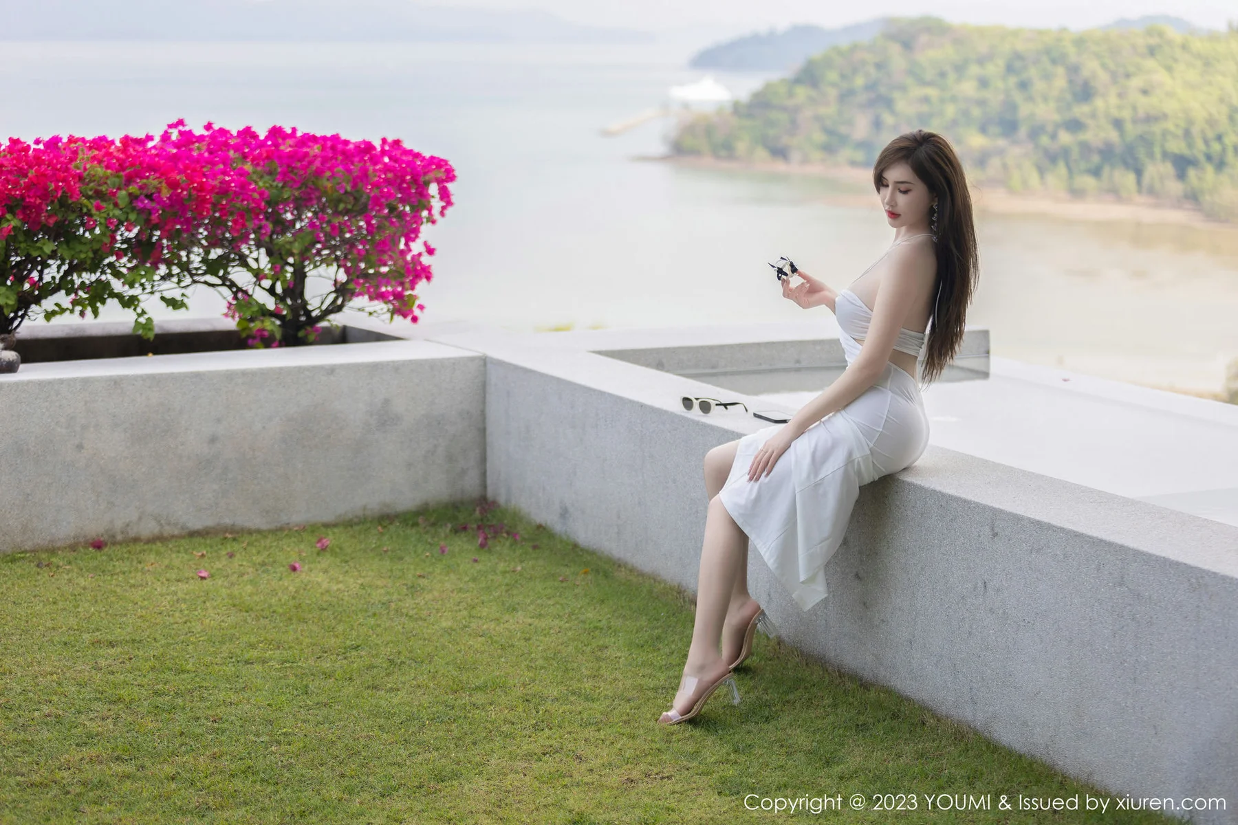 YOUMI 尤蜜荟 Vol.931 Carol周妍希 白色轻透连身长裙泰国旅拍2 - 5