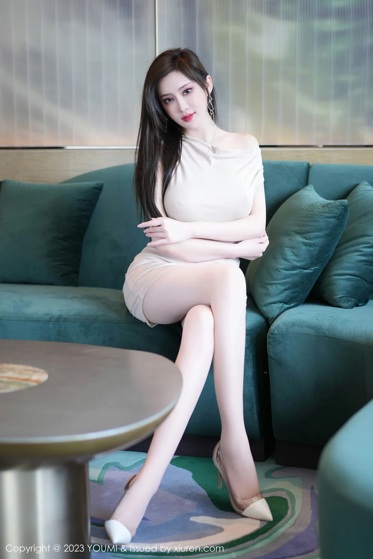 YOUMI 尤蜜荟 Vol.957 Carol周妍希 杏色露脸短裙成都心愿旅拍1 - 2