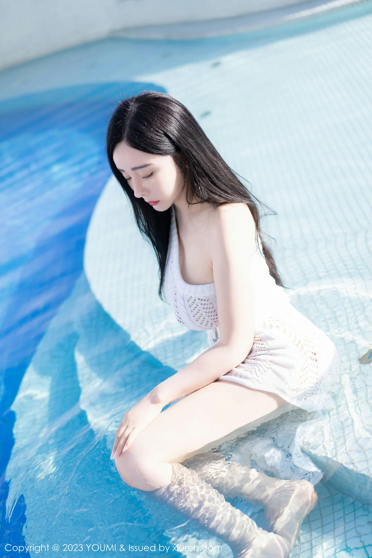 YOUMI 尤蜜荟 Vol.960 允爾 巨乳泳池拍摄性感写真333 - 3