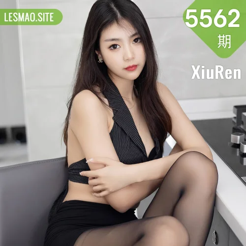 XiuRen 秀人 No.5562 黑丝短裙 可樂Vicky 性感写真2