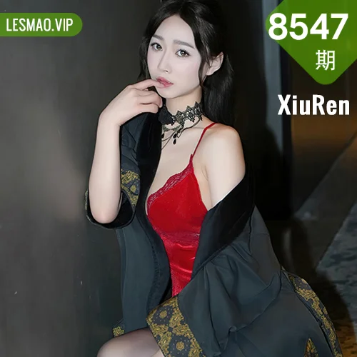XiuRen 秀人 No.8547 软糖爱喝奶 红色吊带性感写真