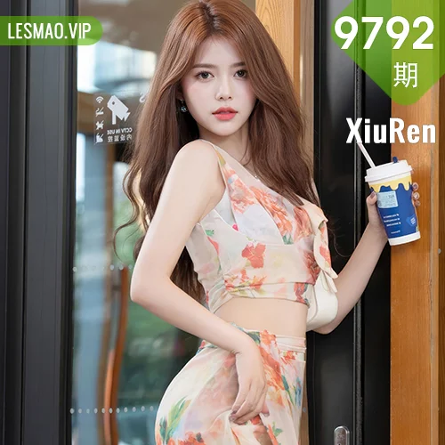 XiuRen 秀人 No.9792 拍黄瓜girl 性感碎花裙